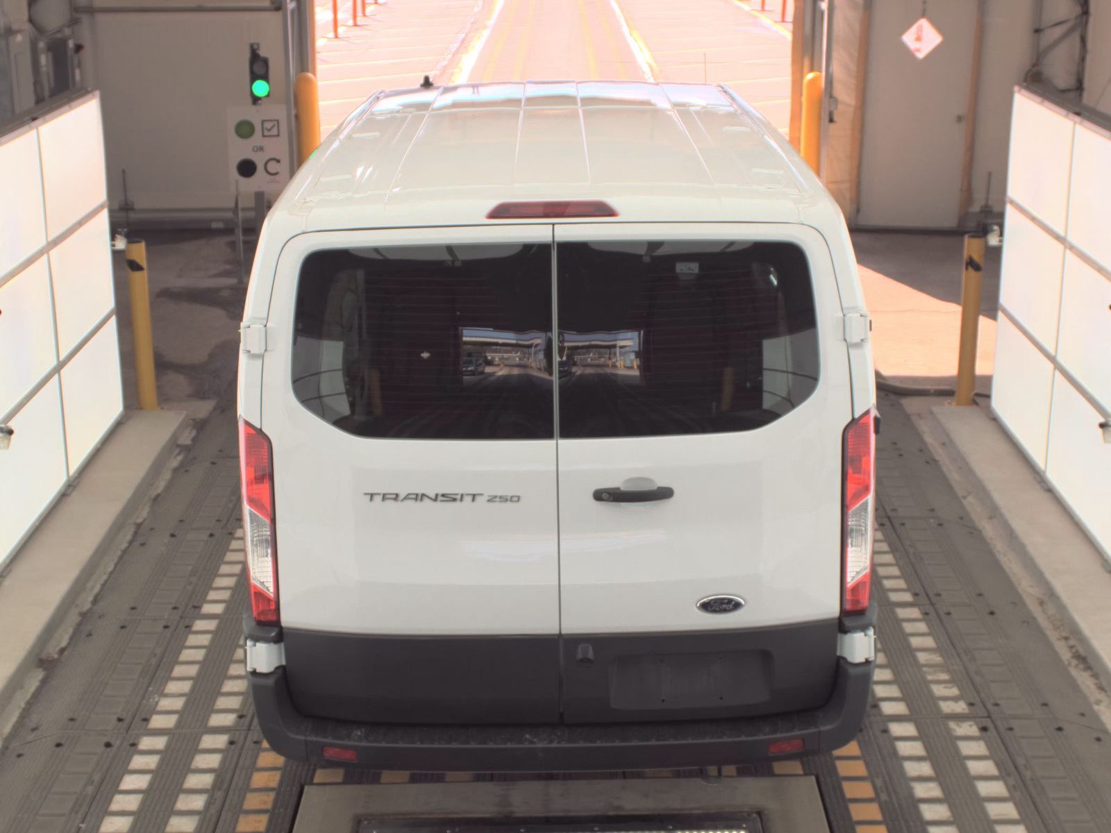 FORD TRANSIT 250 - 6