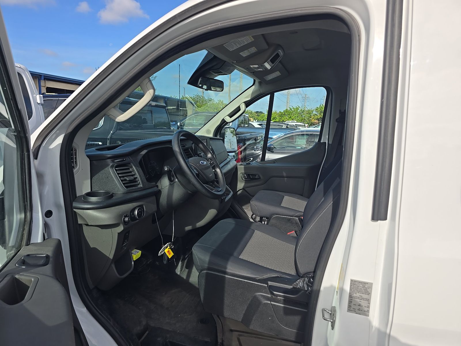 FORD TRANSIT 250 - 8