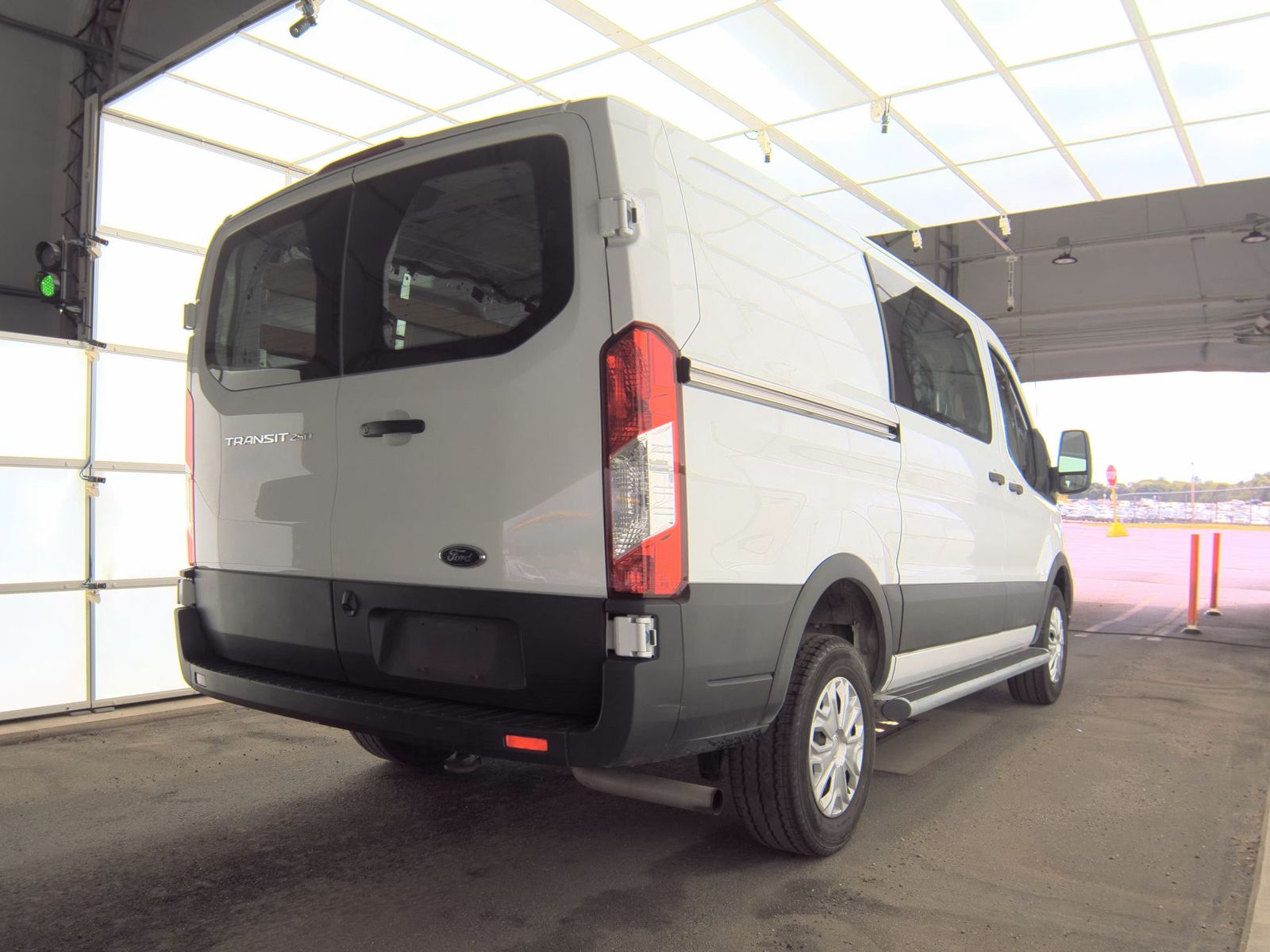FORD TRANSIT 250 - 5