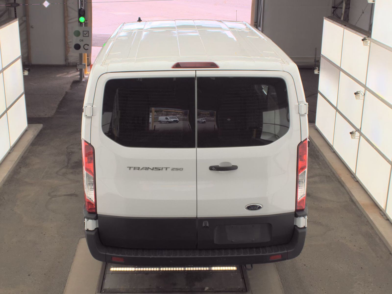FORD TRANSIT 250 - 6
