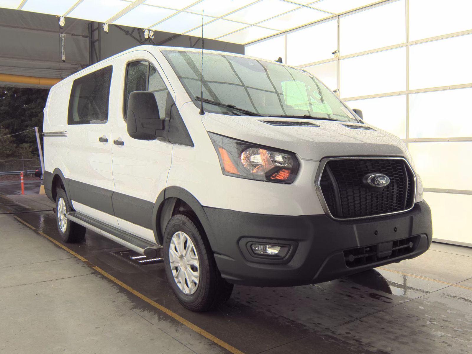 FORD TRANSIT 250 - 4