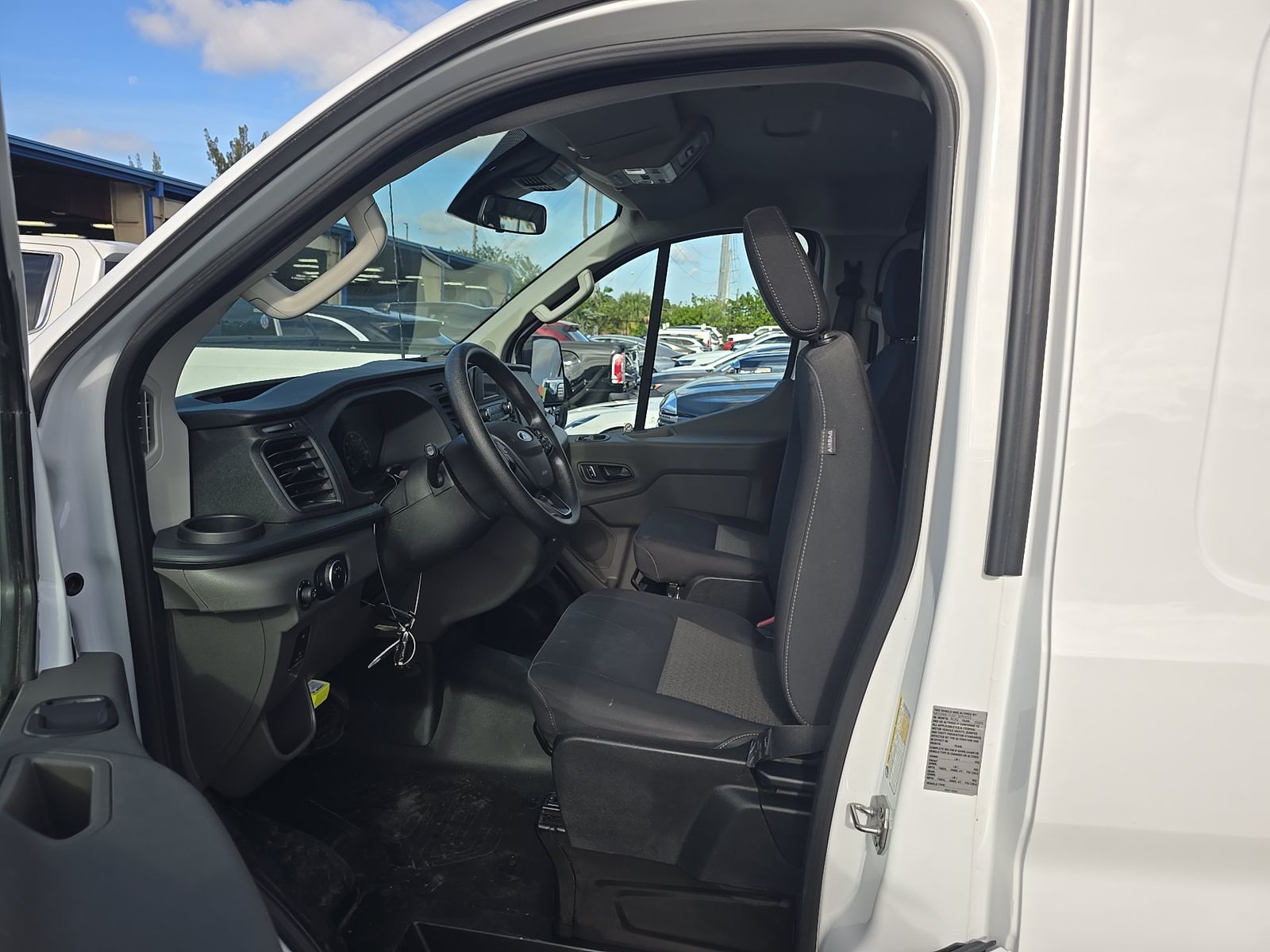 FORD TRANSIT 250 - 8