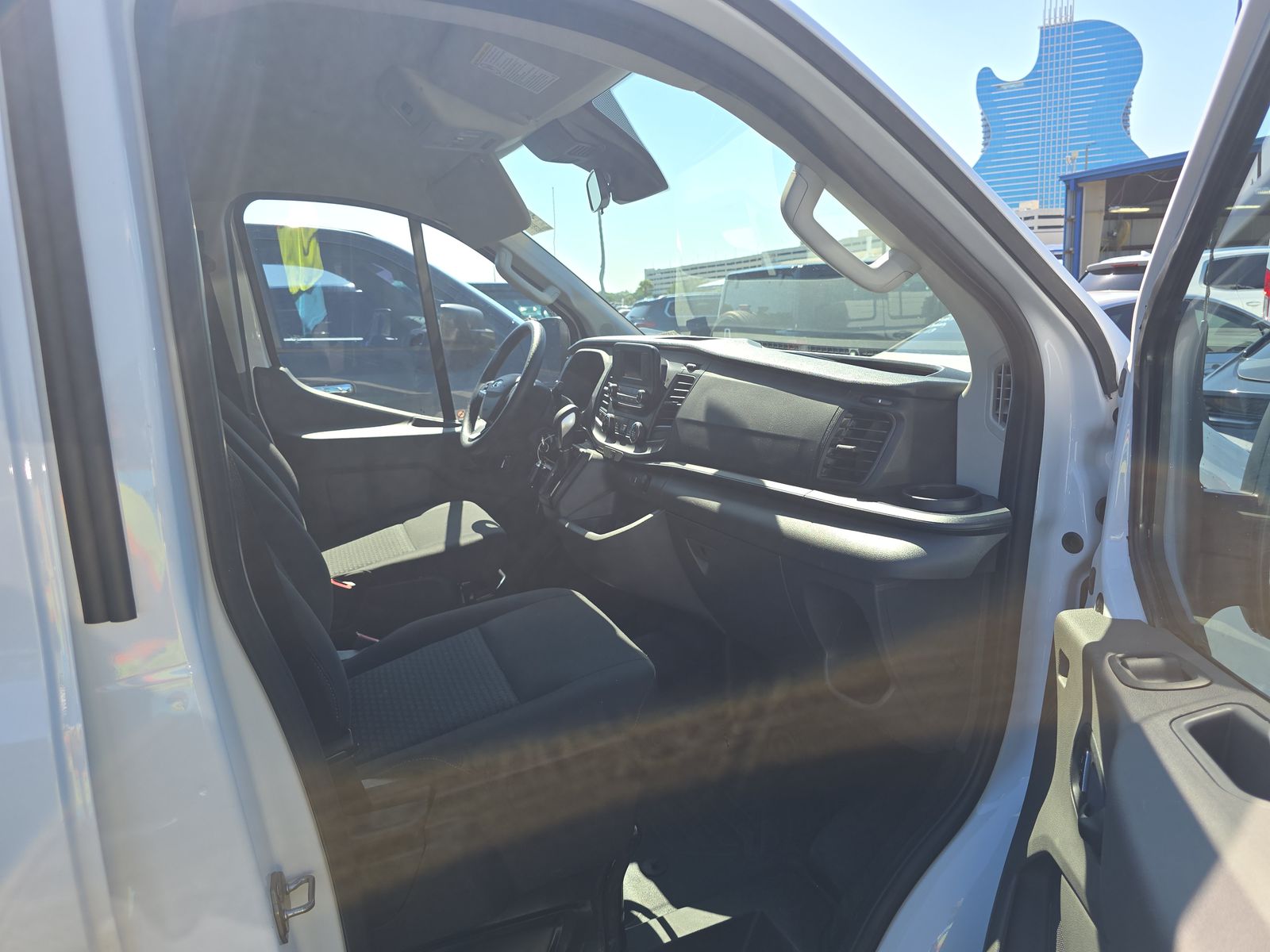 FORD TRANSIT 250 - 9