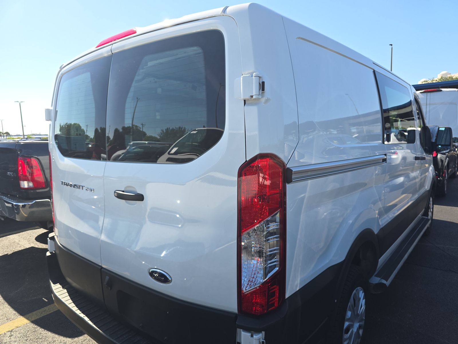 FORD TRANSIT 250 - 5