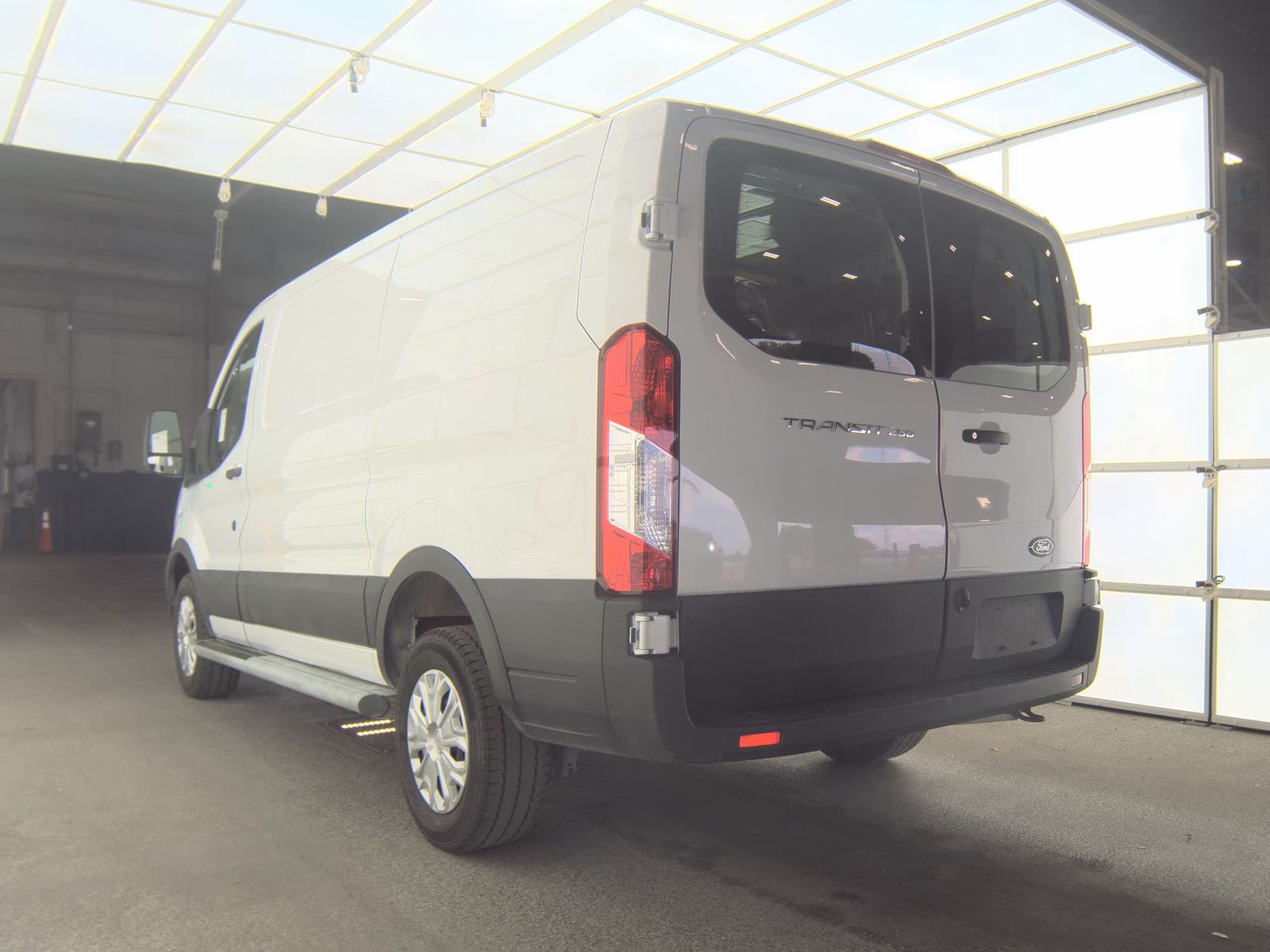 FORD TRANSIT 250 - 7
