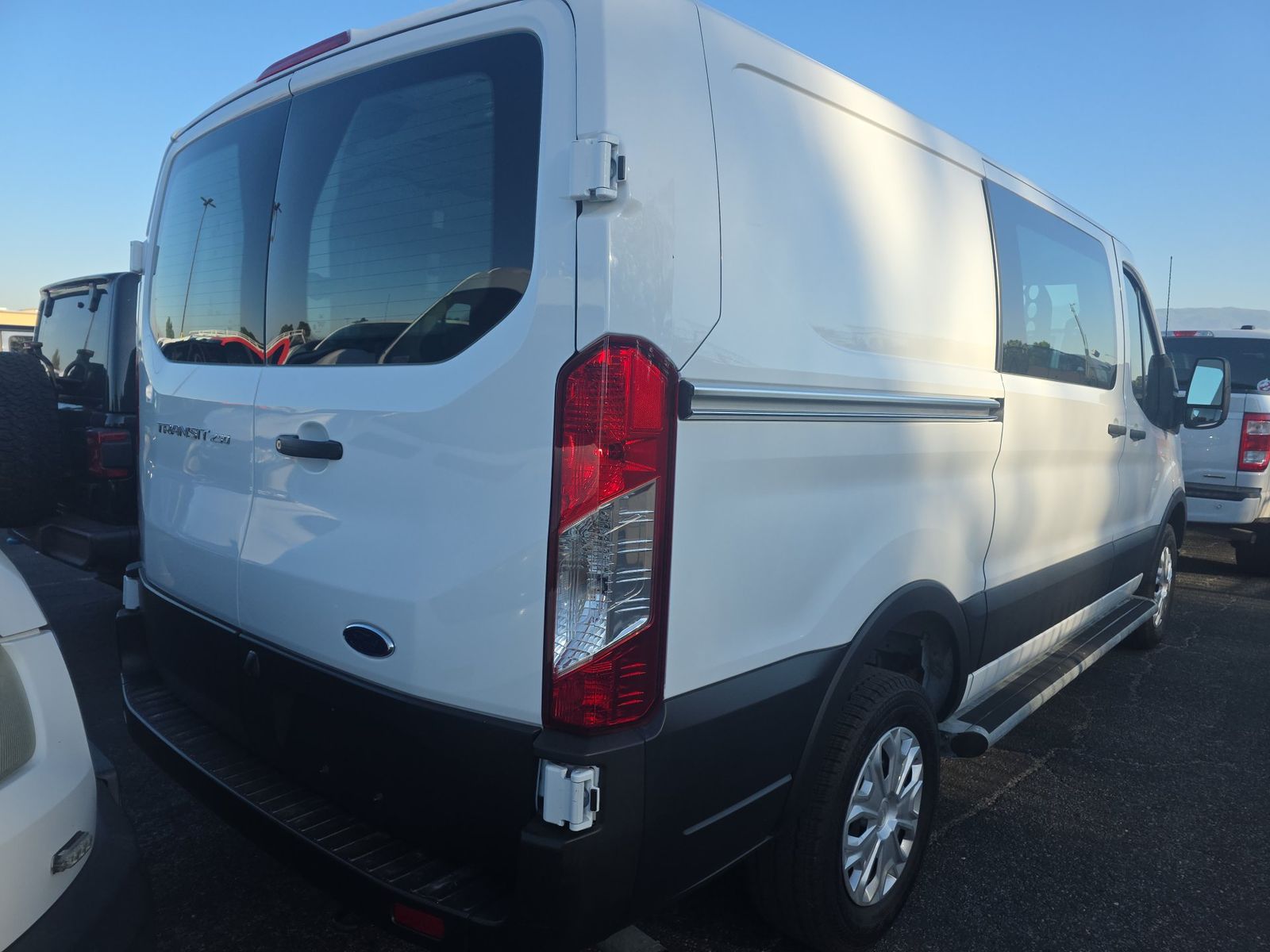 FORD TRANSIT 250 - 5