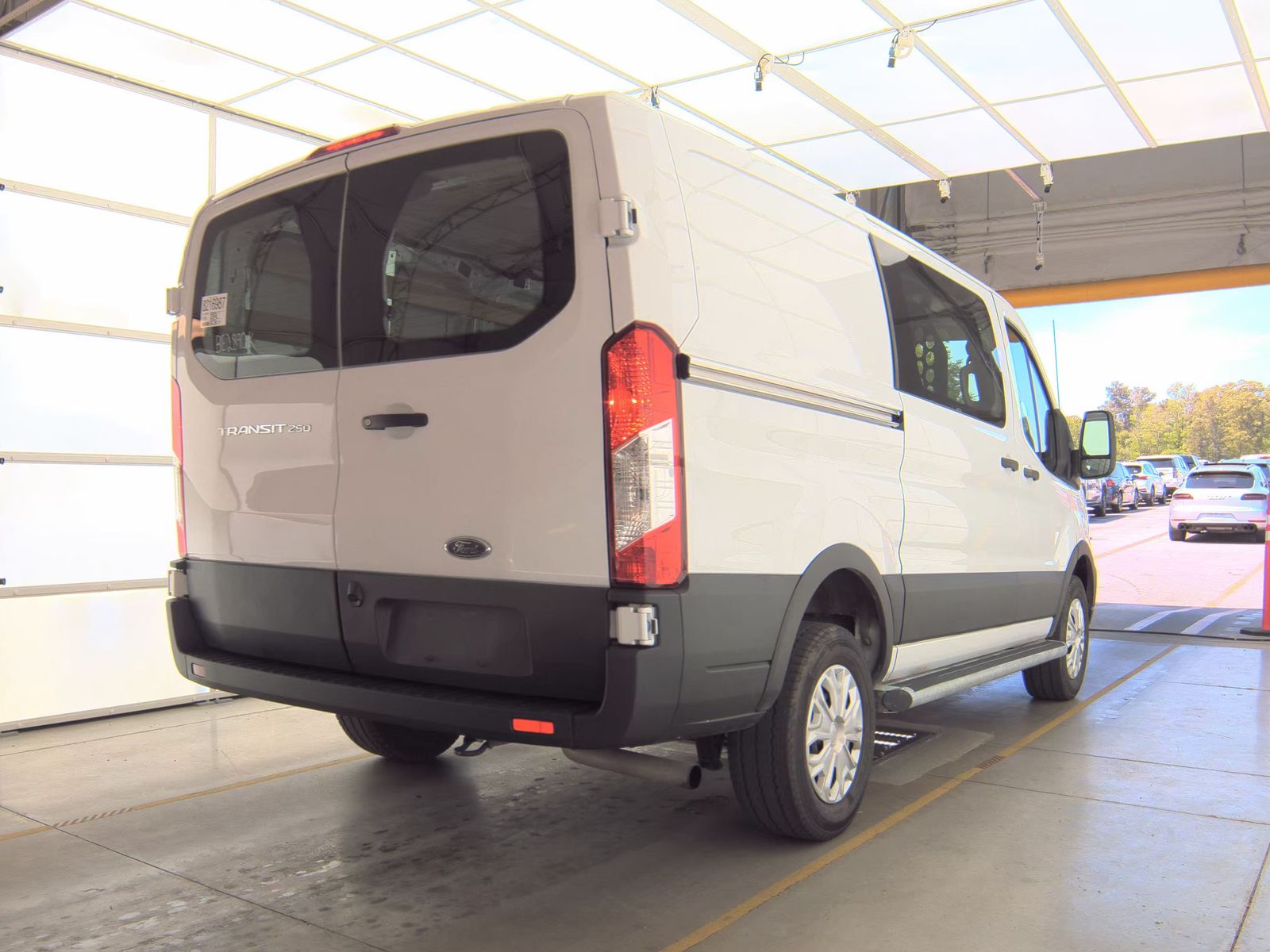 FORD TRANSIT 250 - 5