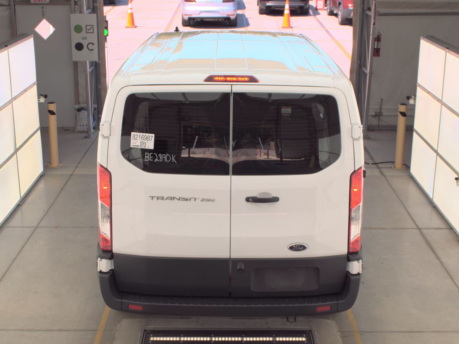 FORD TRANSIT 250 - 6