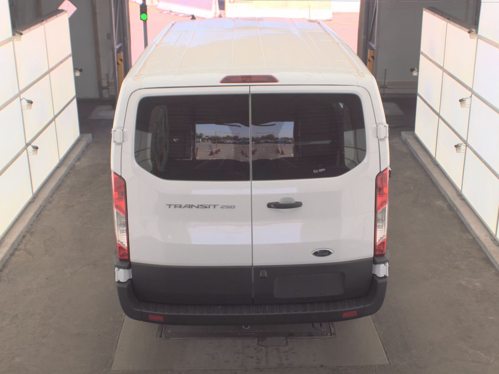 FORD TRANSIT 250 - 6