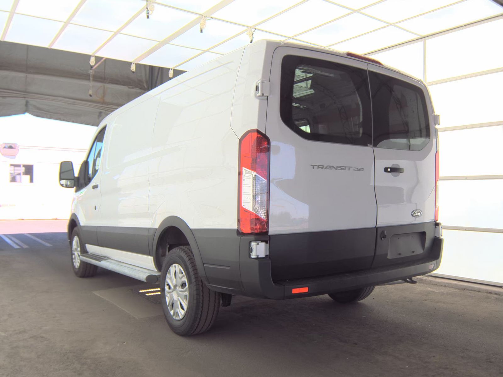 FORD TRANSIT 250 - 7