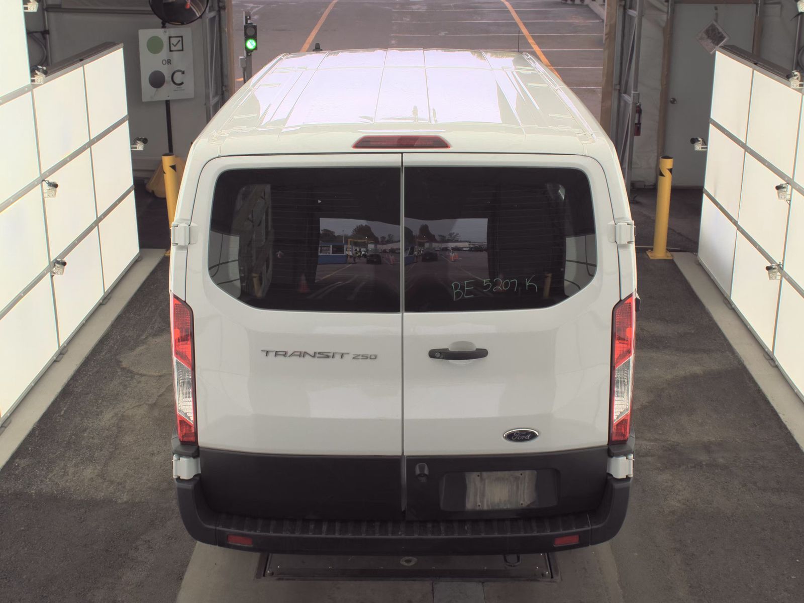 FORD TRANSIT 250 - 6