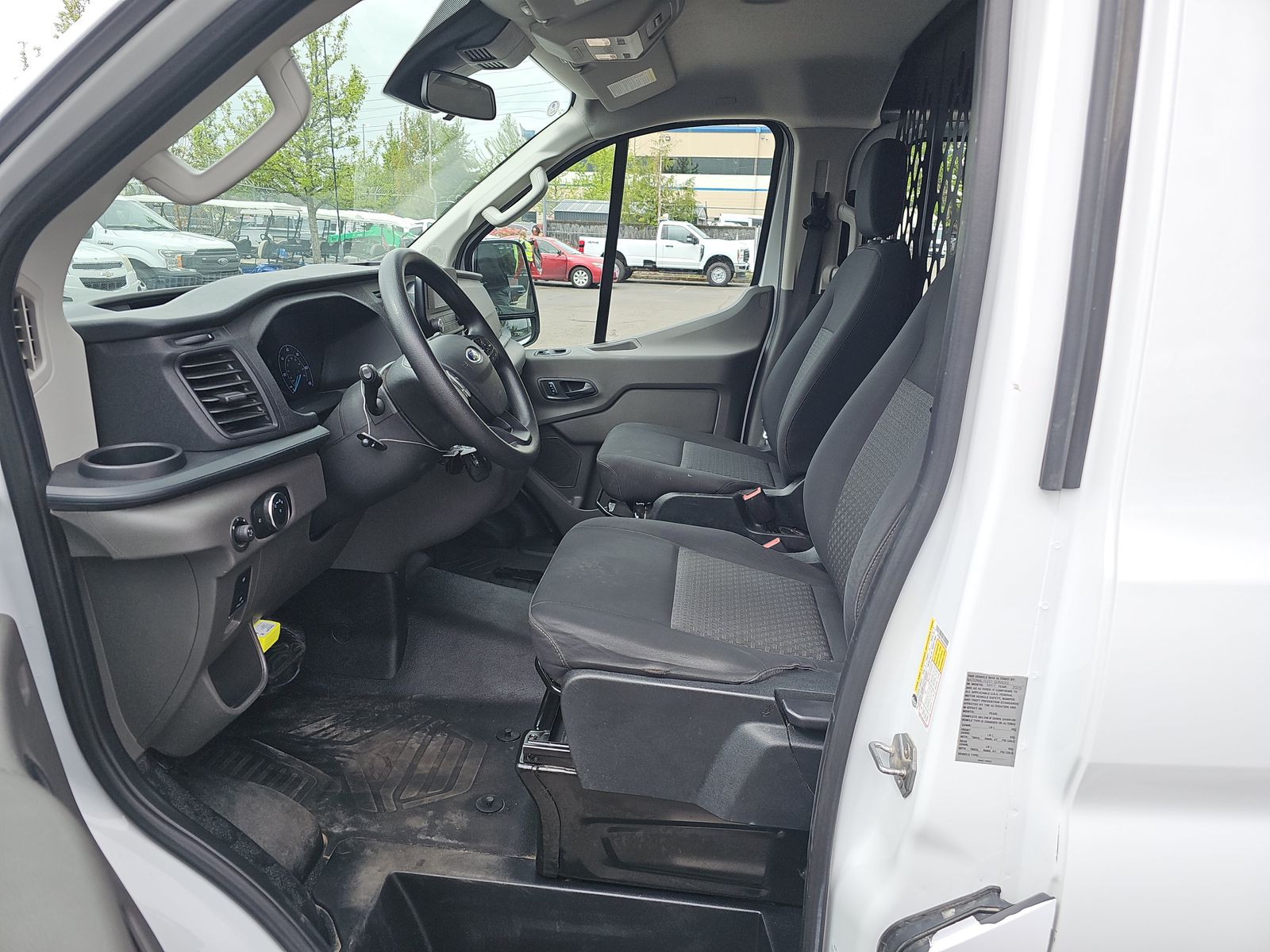 FORD TRANSIT 250 - 8