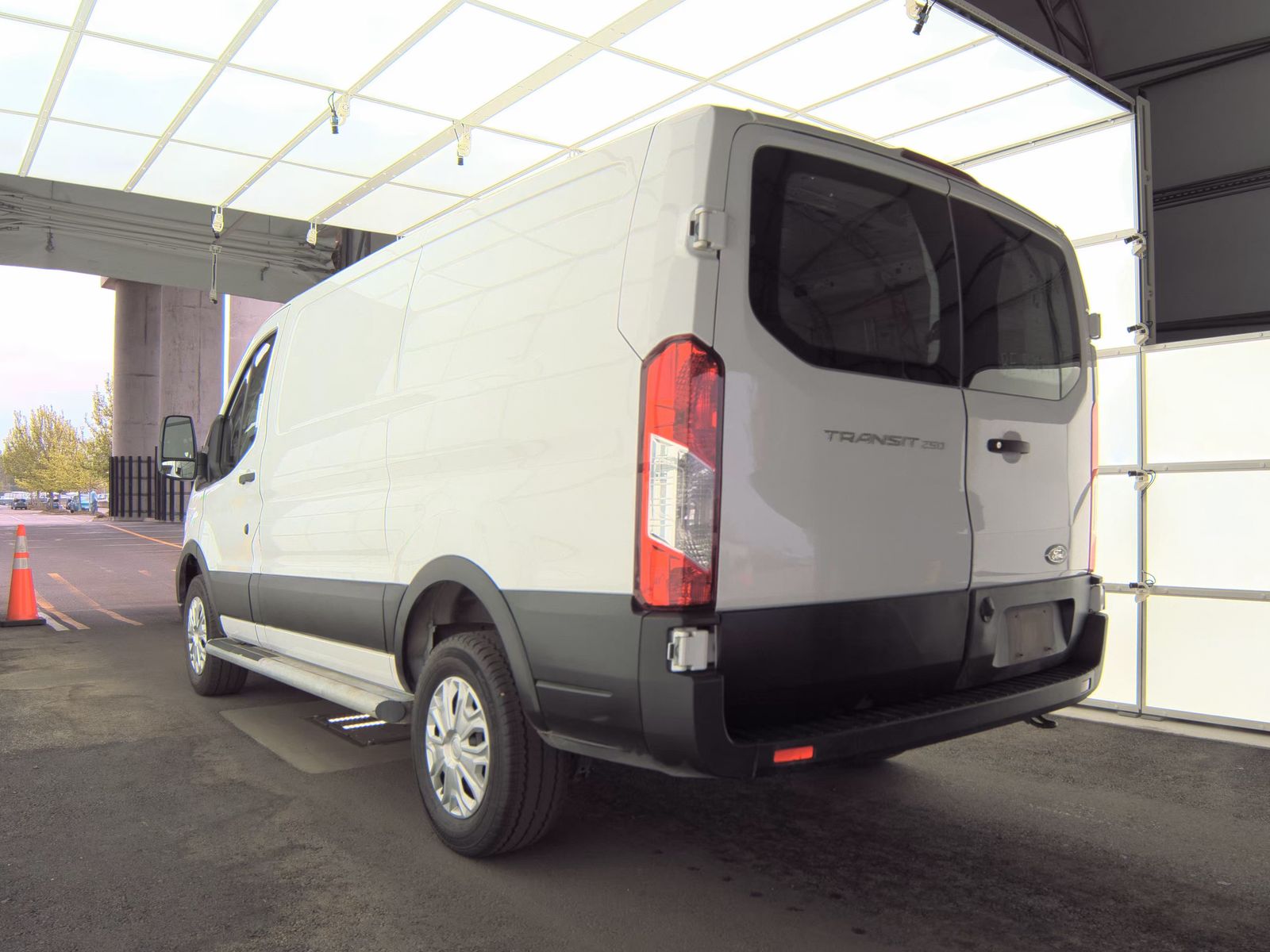 FORD TRANSIT 250 - 7