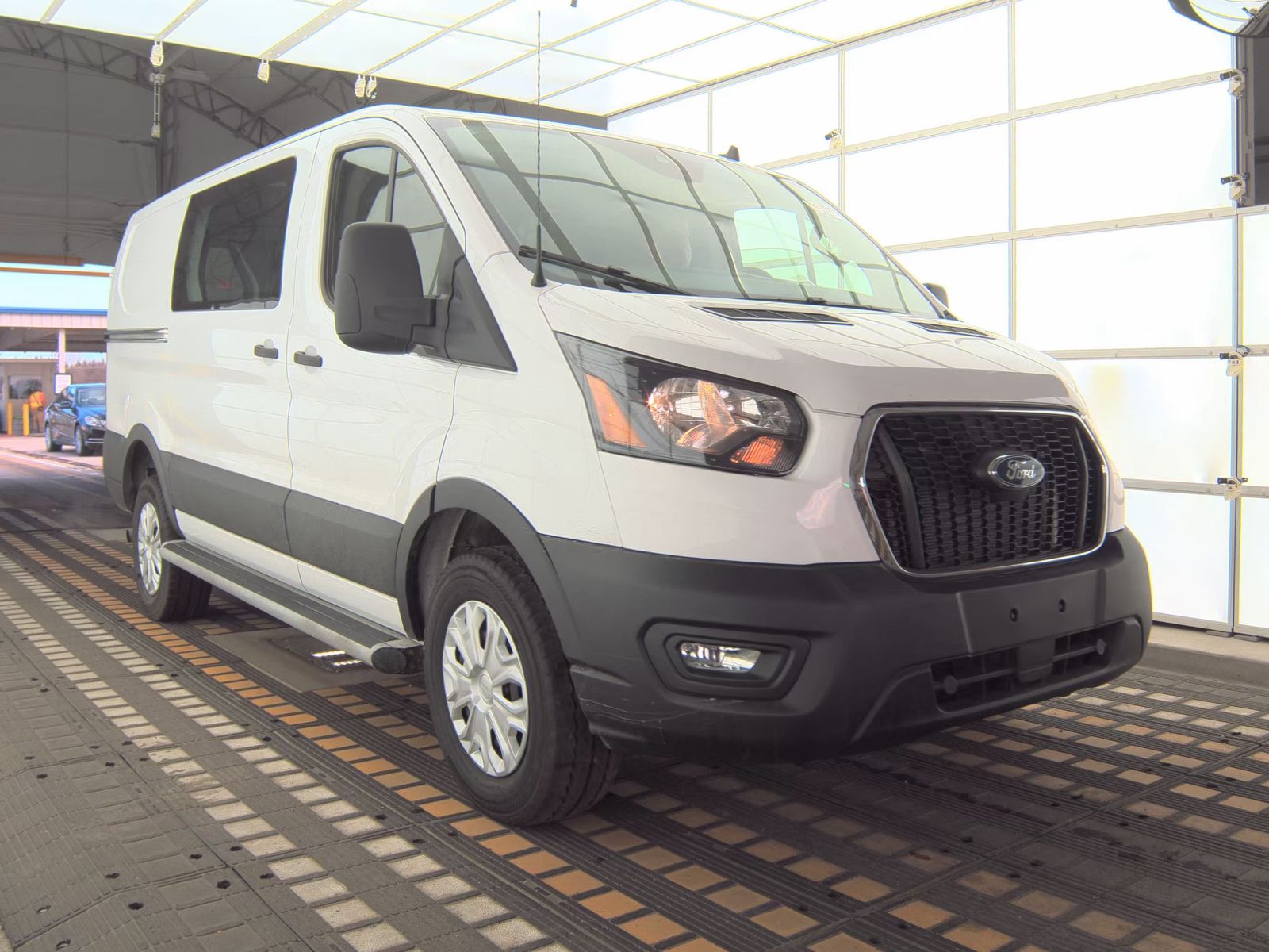 FORD TRANSIT 250 - 4