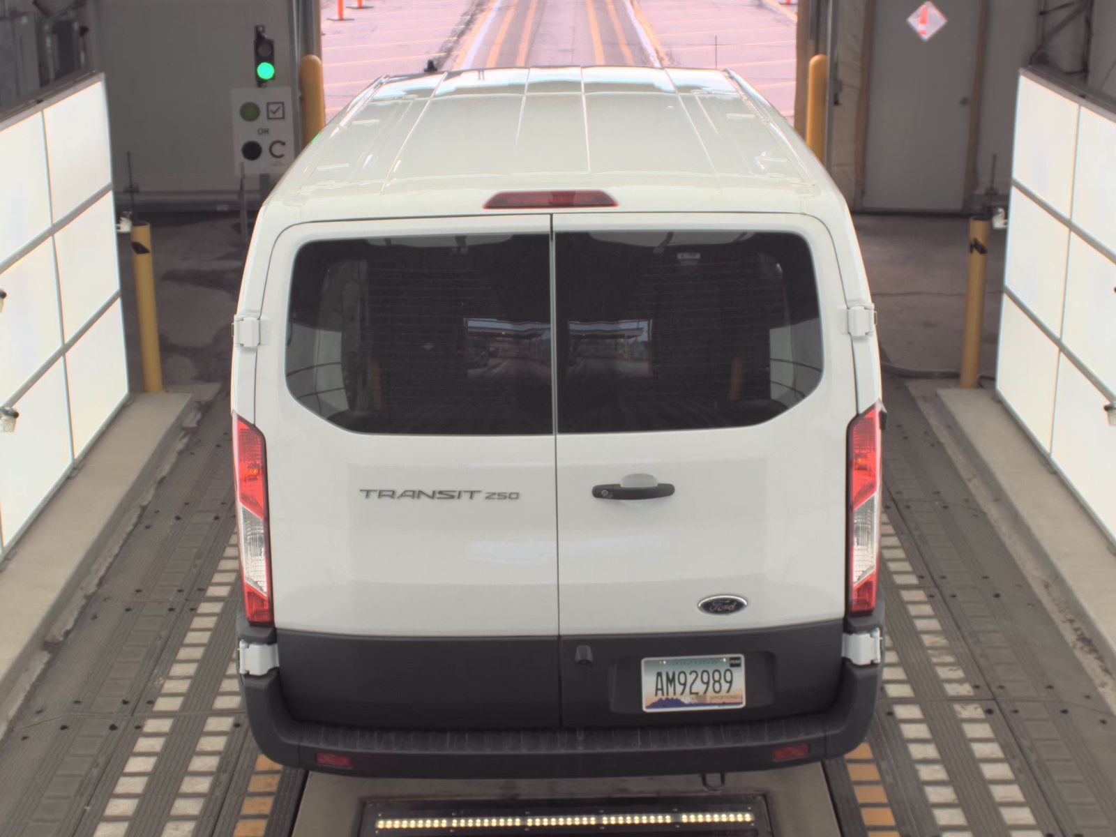 FORD TRANSIT 250 - 6