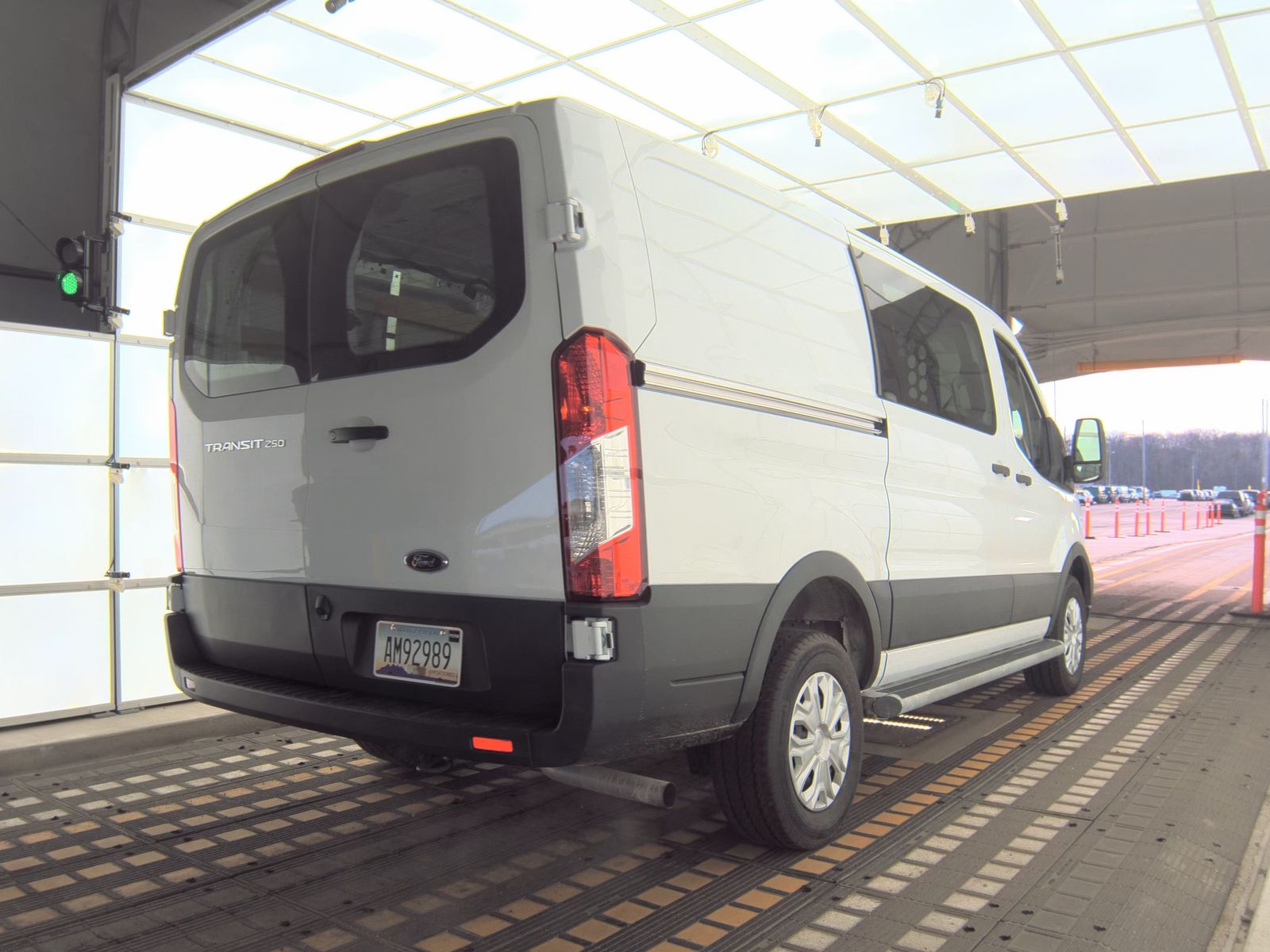 FORD TRANSIT 250 - 5