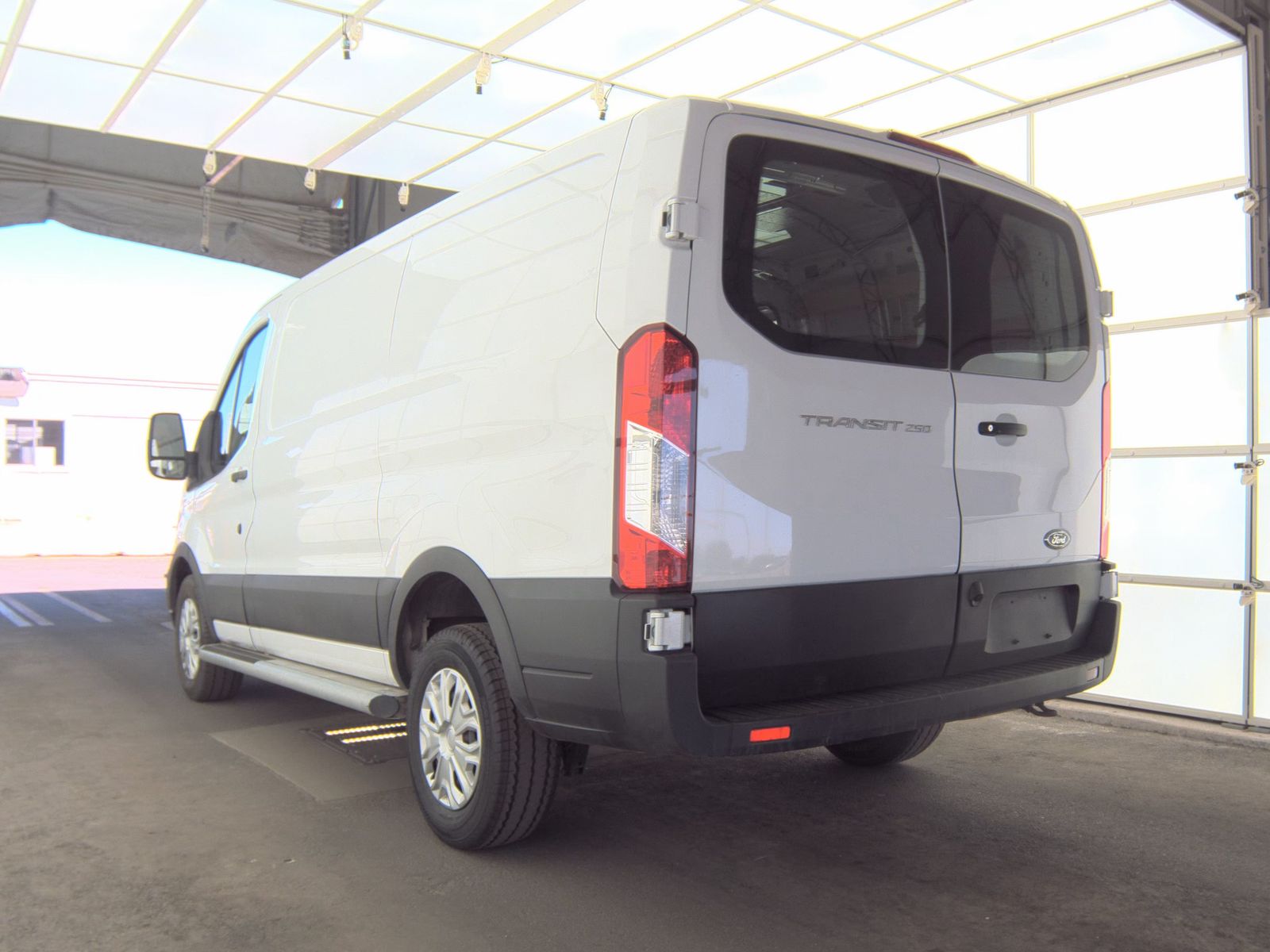 FORD TRANSIT 250 - 7