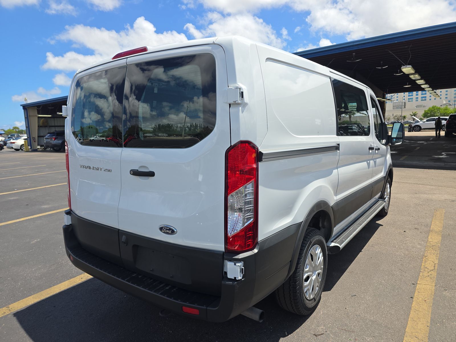 FORD TRANSIT 250 - 5