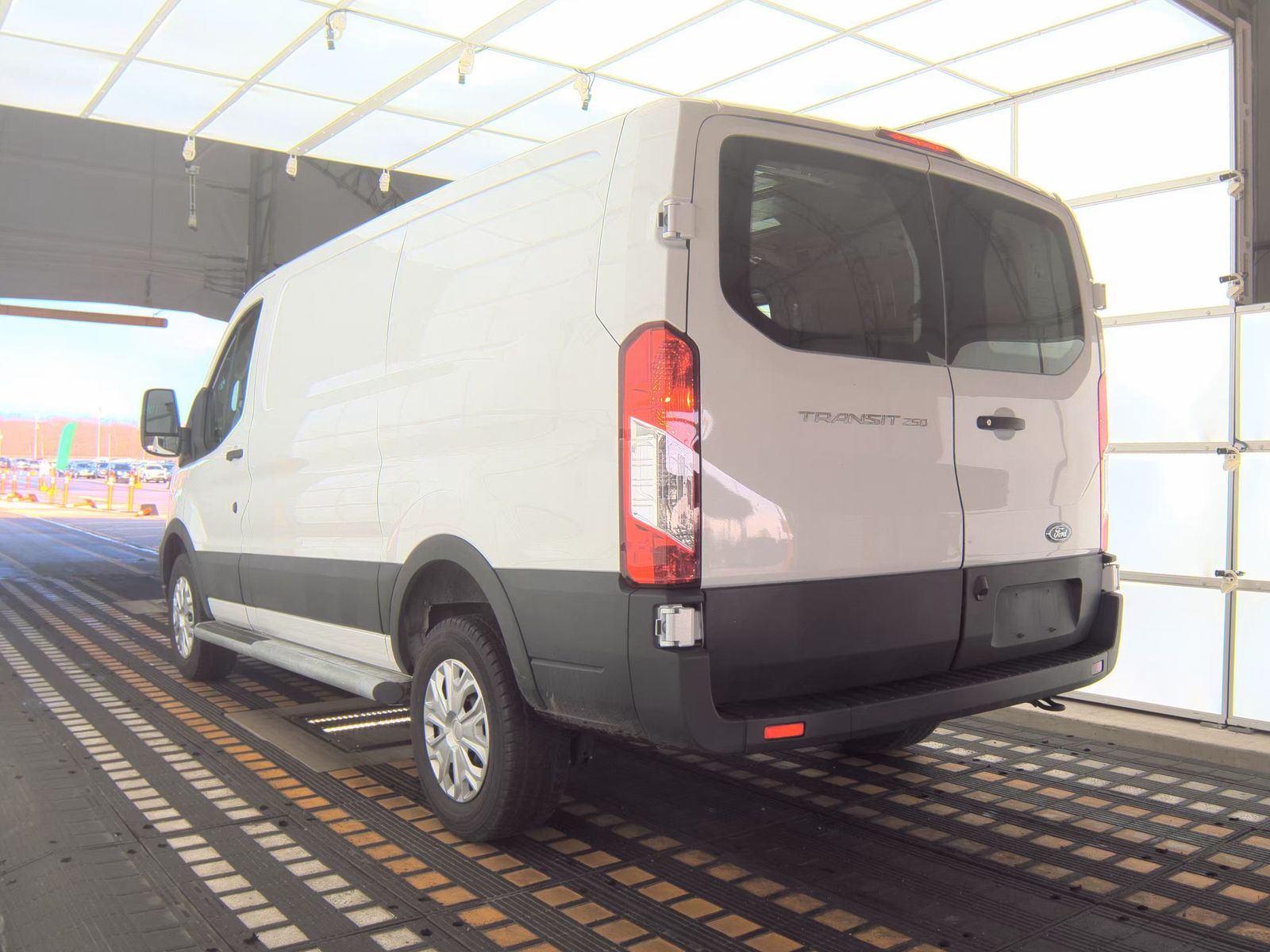 FORD TRANSIT 250 - 7