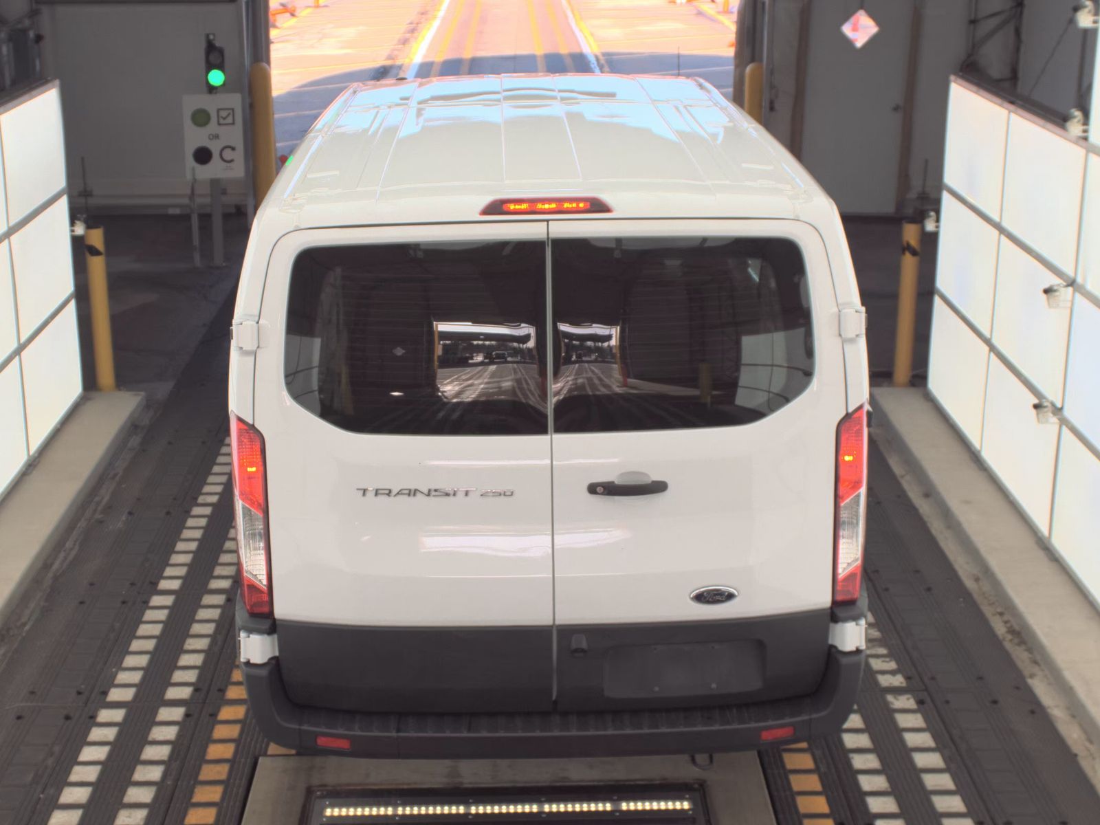 FORD TRANSIT 250 - 6