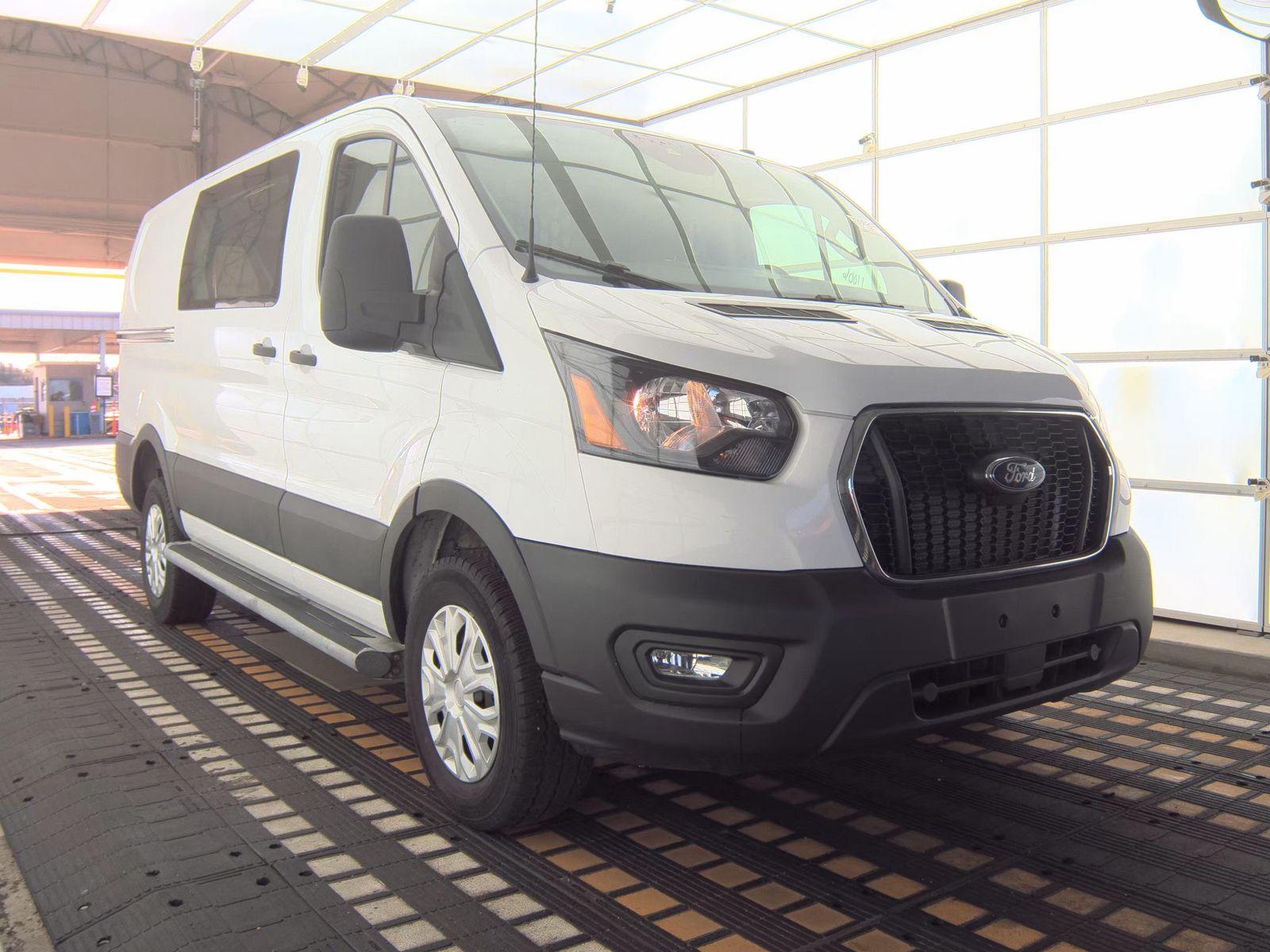 FORD TRANSIT 250 - 4