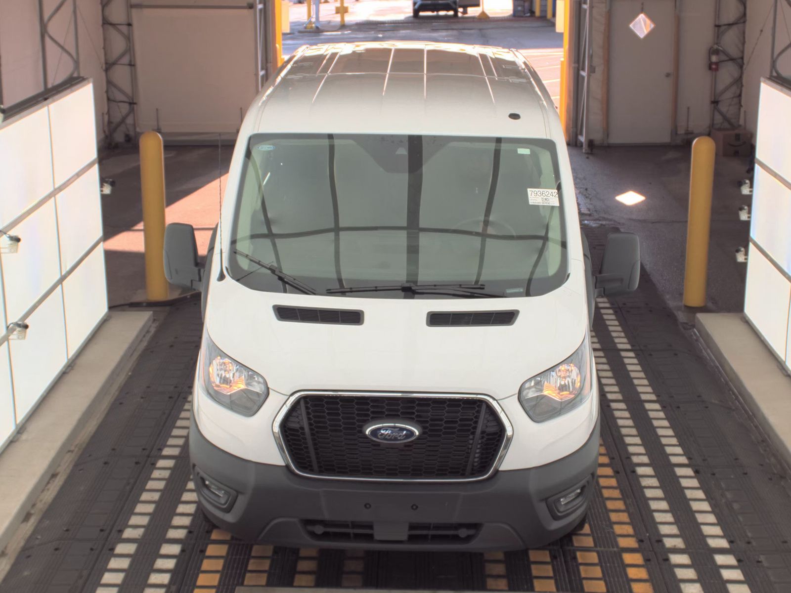 FORD TRANSIT 250 - 3