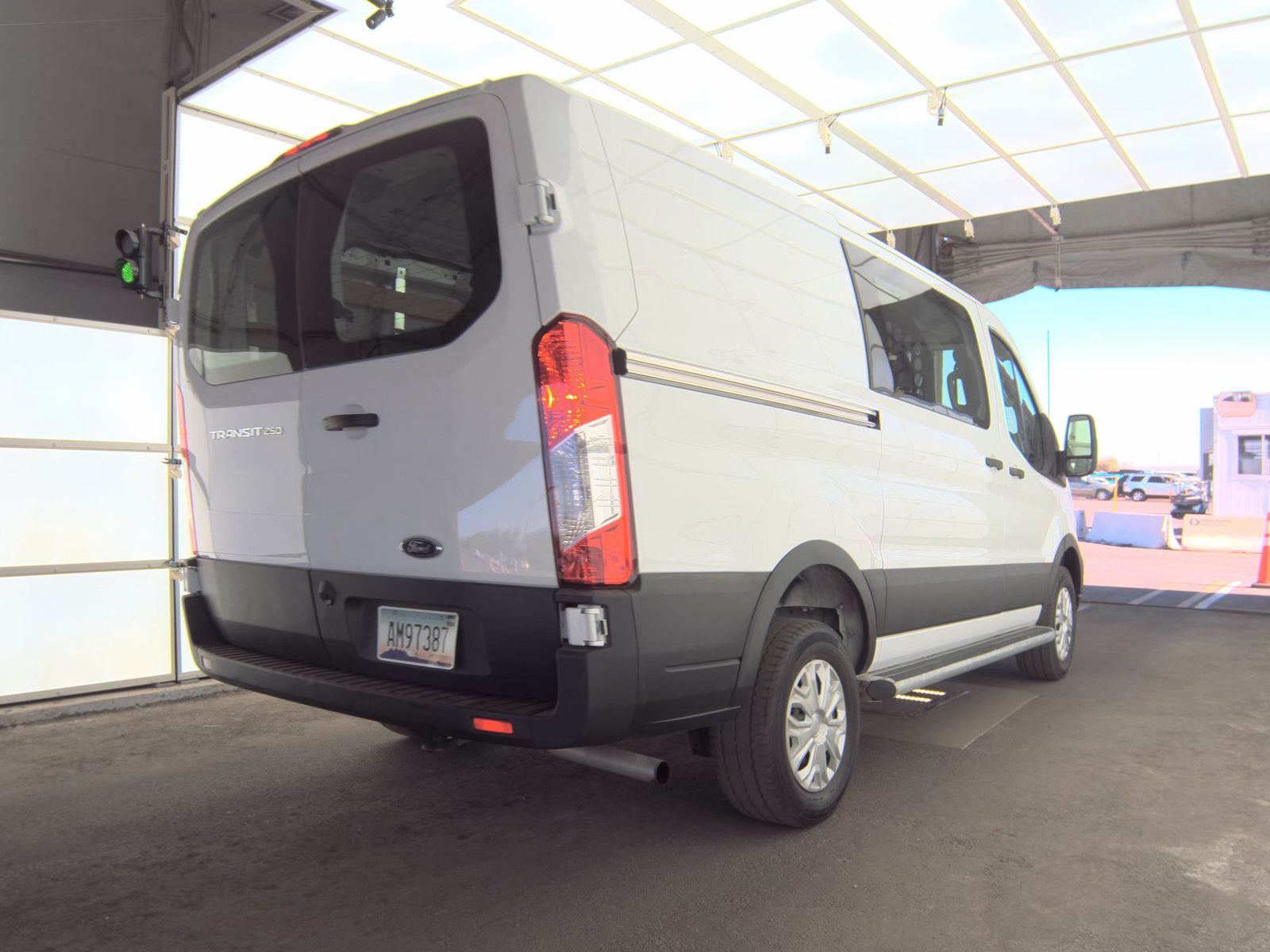FORD TRANSIT 250 - 5
