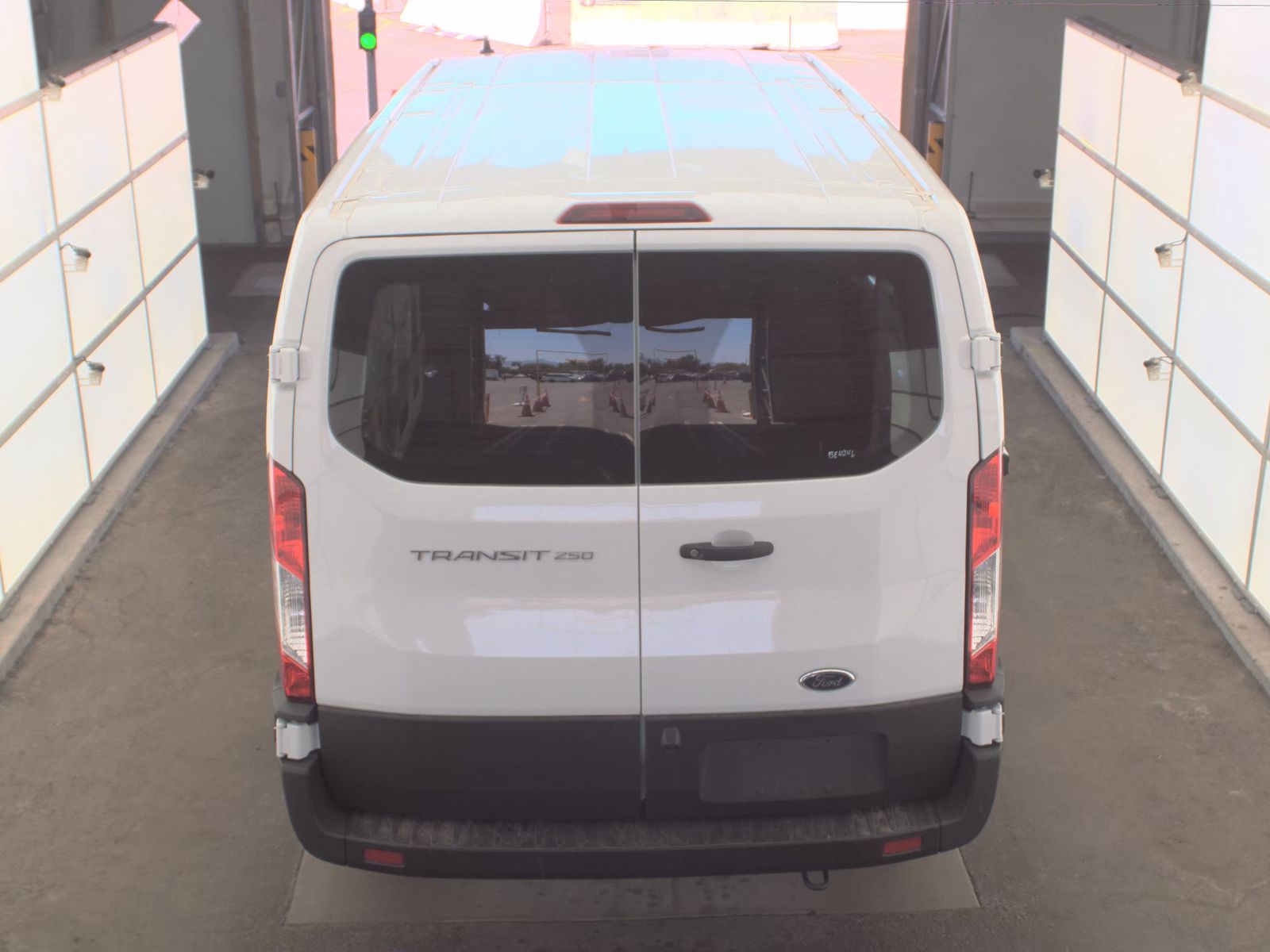FORD TRANSIT 250 - 6