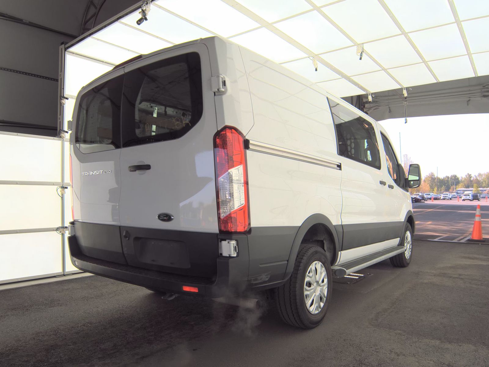 FORD TRANSIT 250 - 5