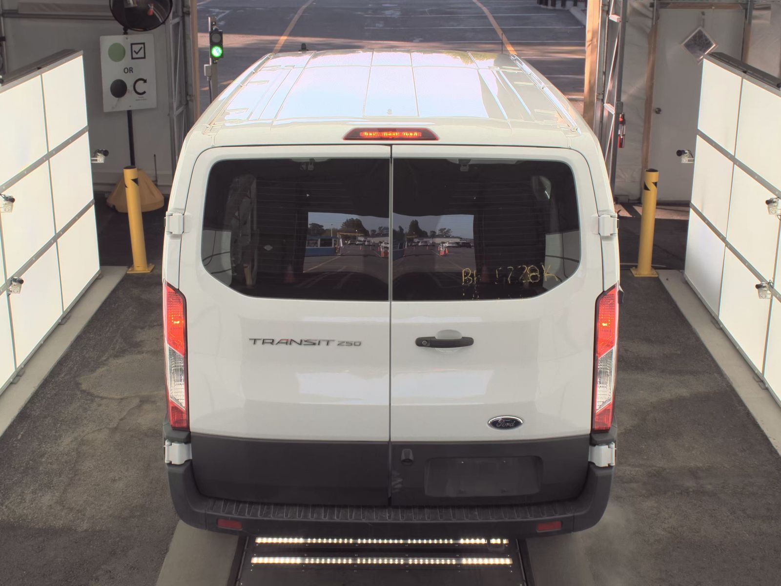 FORD TRANSIT 250 - 6