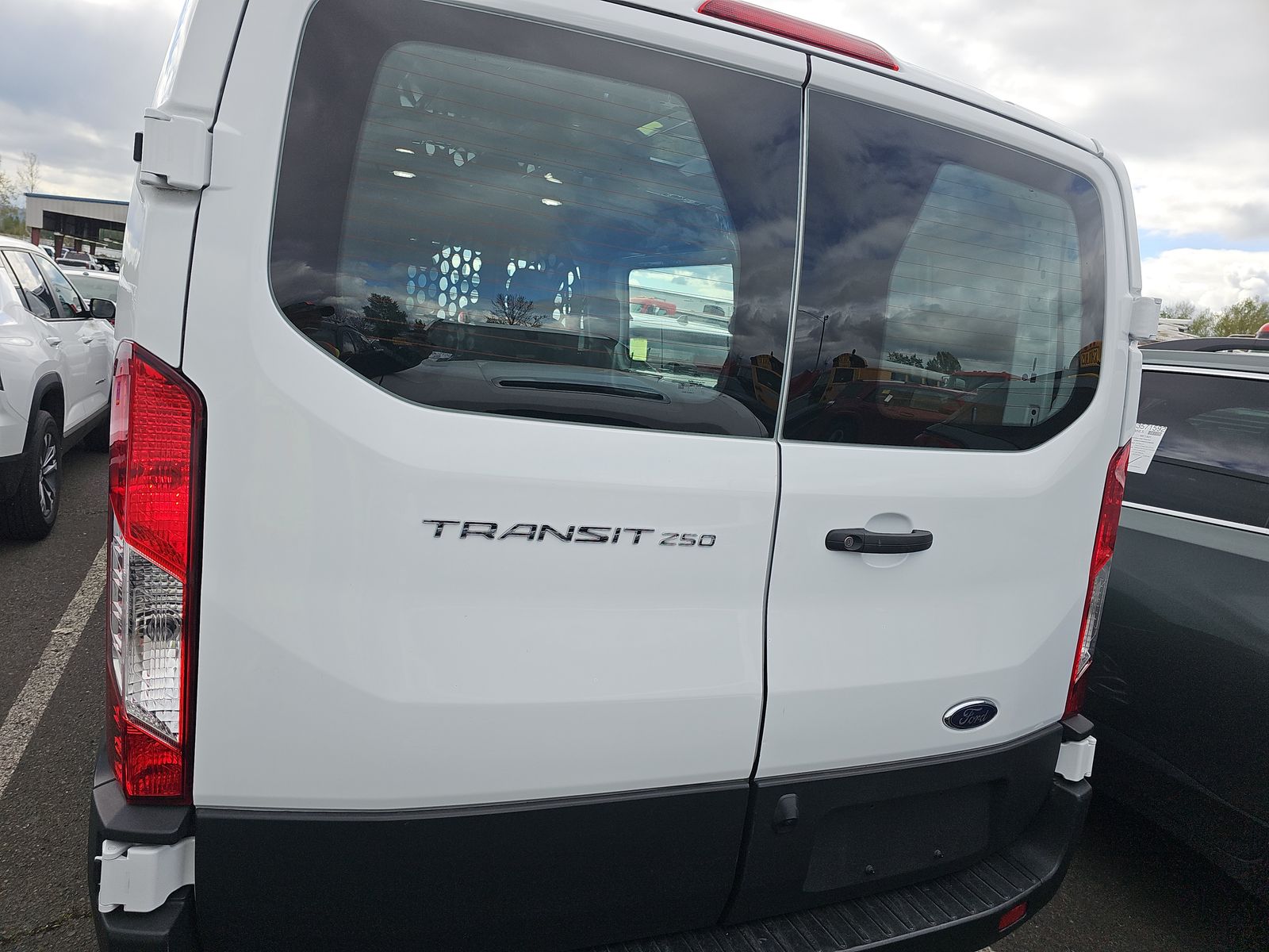 FORD TRANSIT 250 - 6