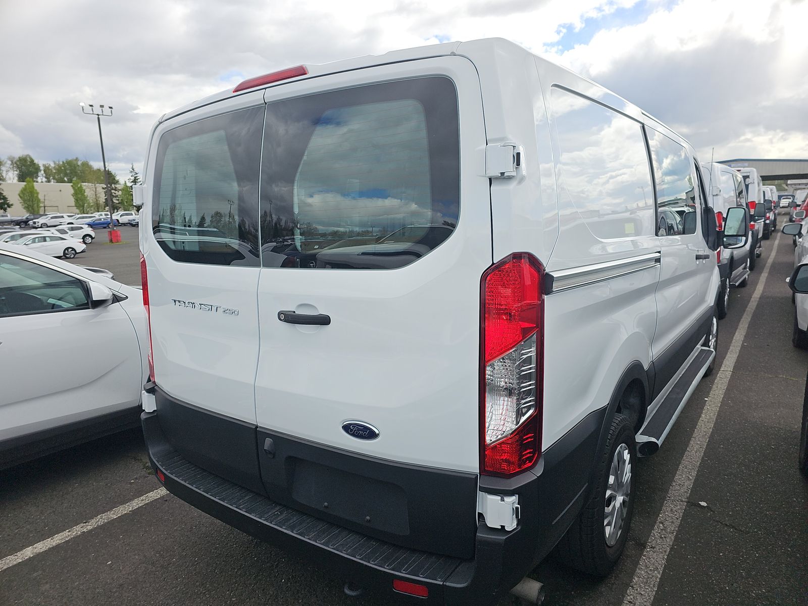 FORD TRANSIT 250 - 5