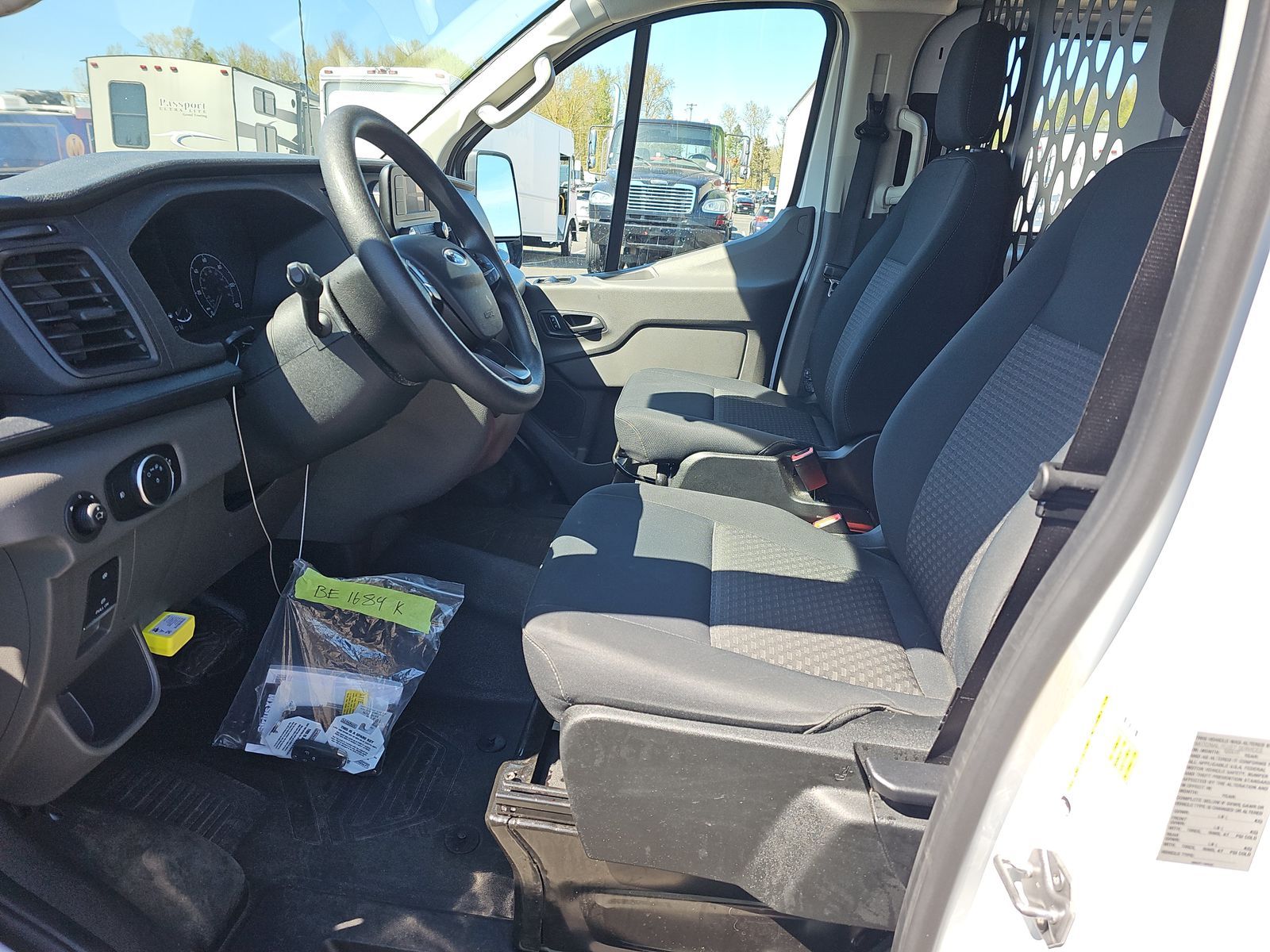 FORD TRANSIT 250 - 8