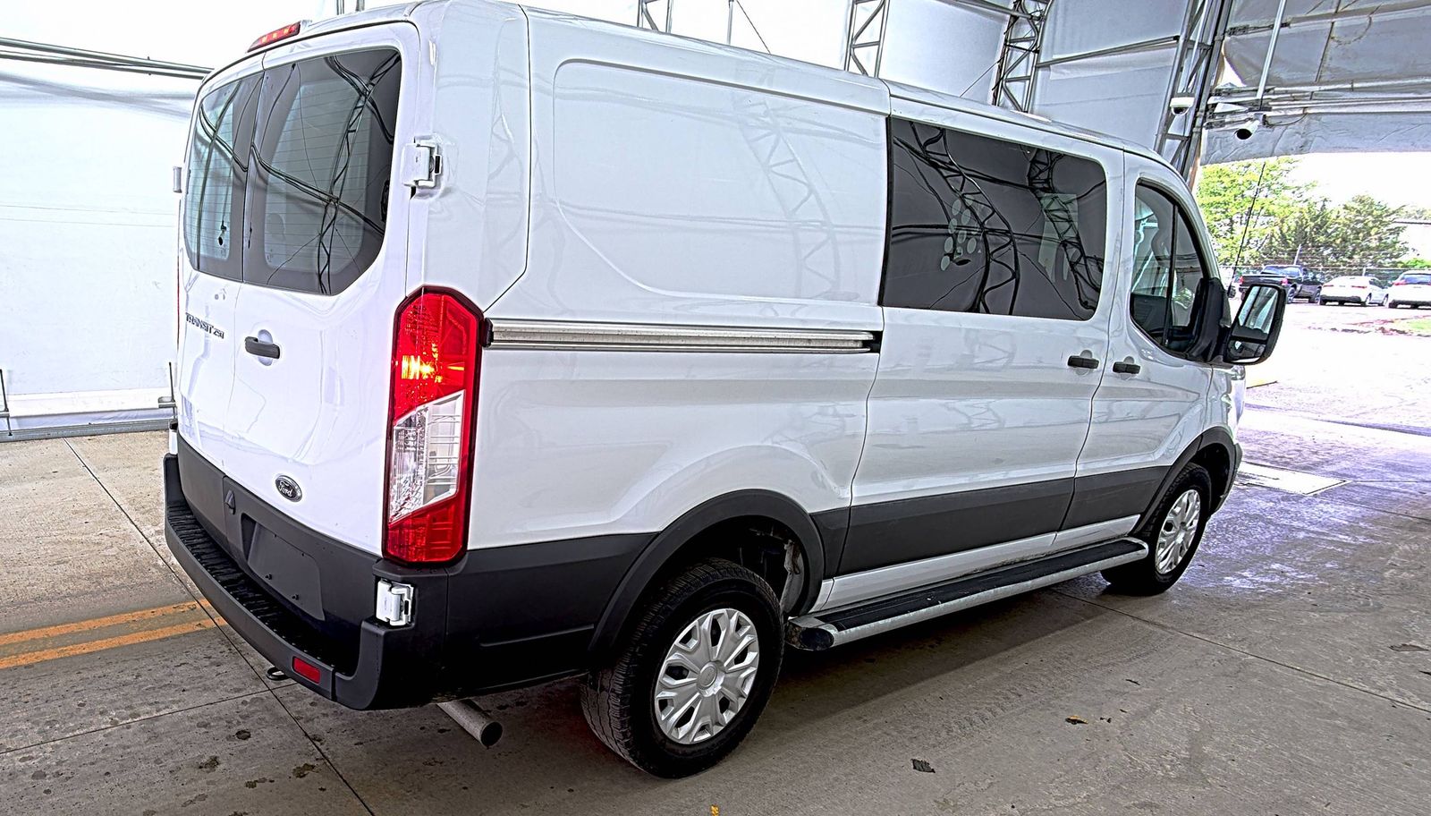 FORD TRANSIT 250 - 5