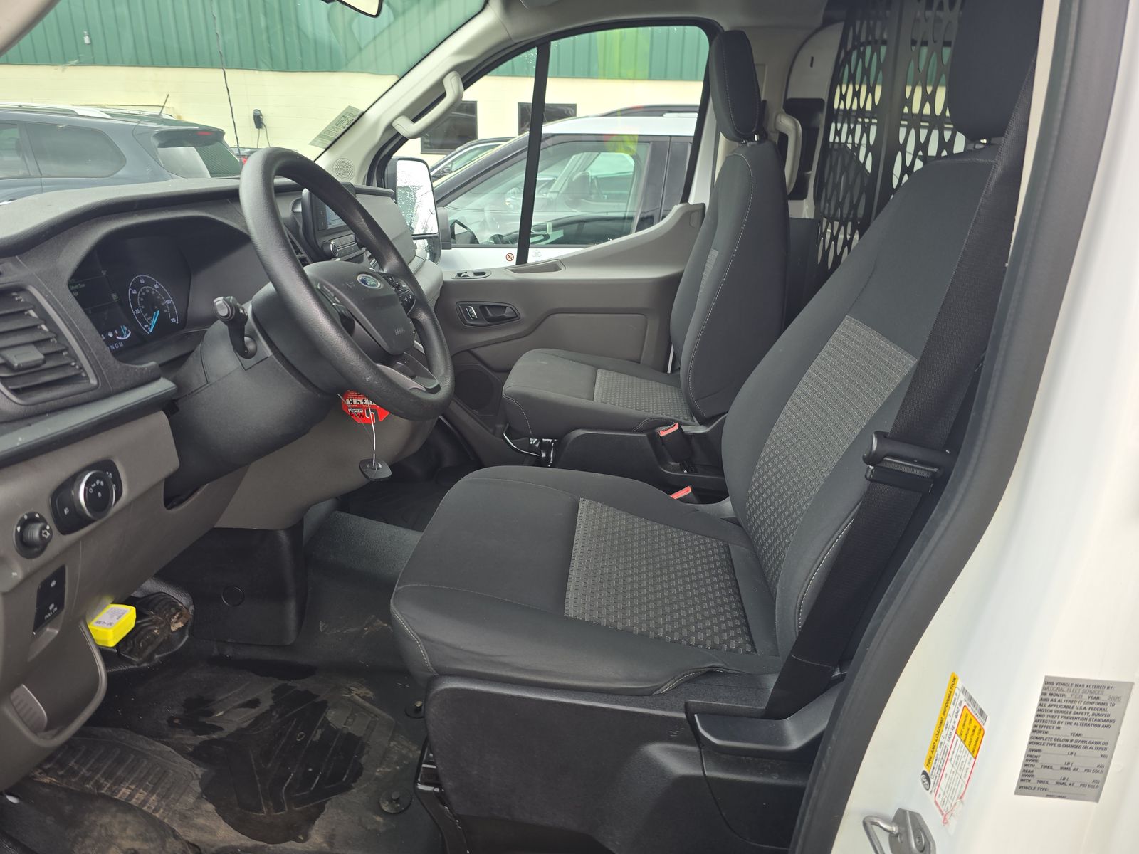 FORD TRANSIT 250 - 8