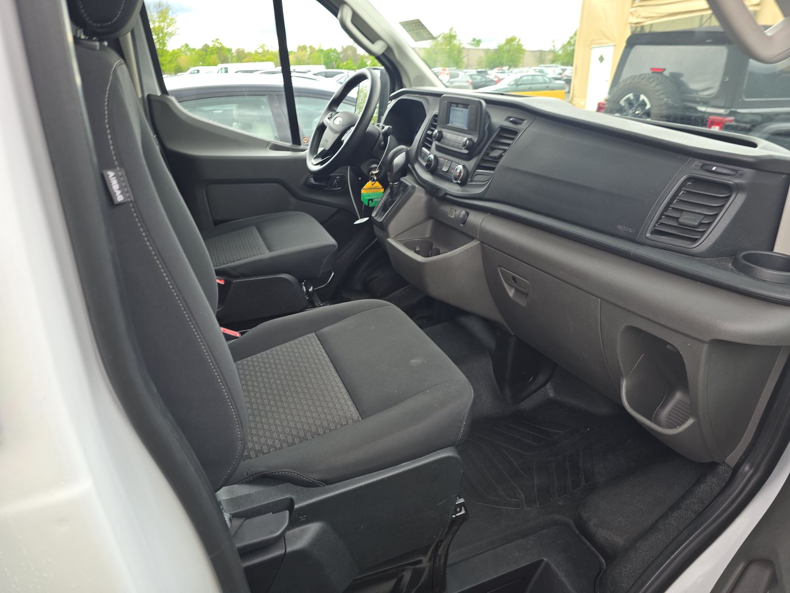 FORD TRANSIT 250 - 9