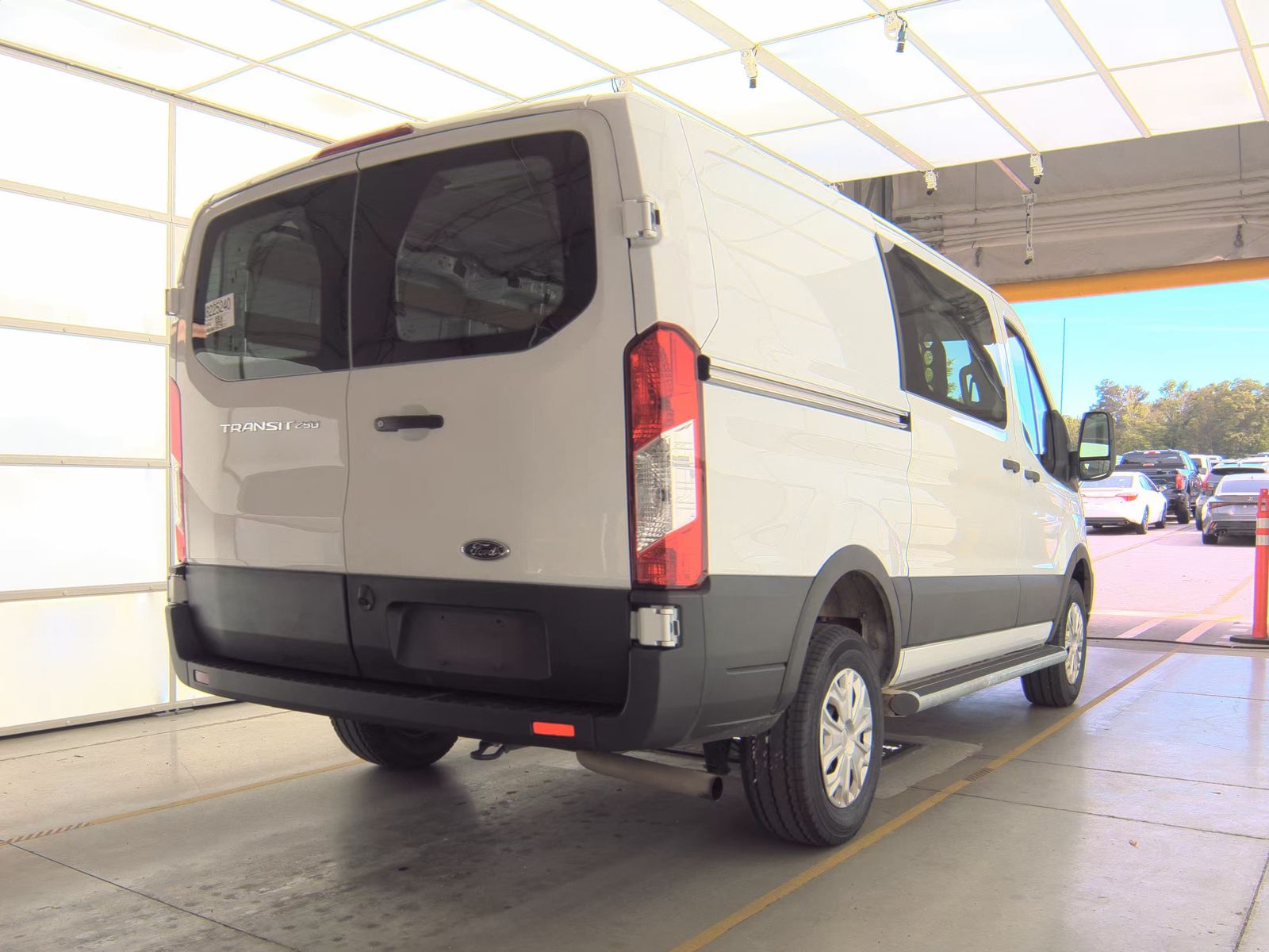 FORD TRANSIT 250 - 5