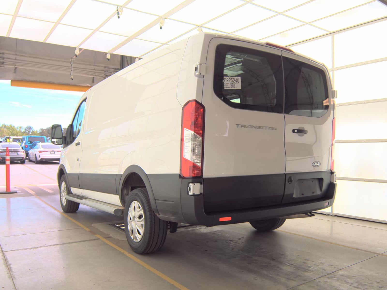 FORD TRANSIT 250 - 7