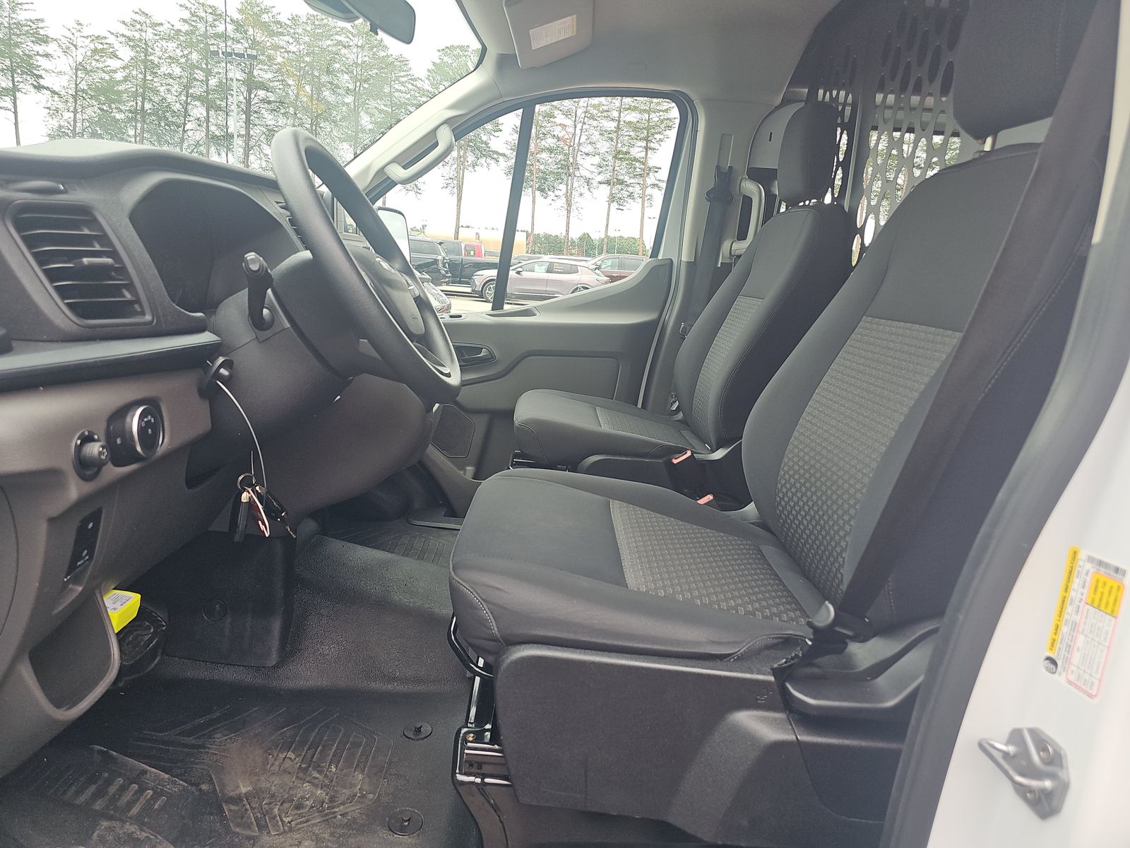 FORD TRANSIT 250 - 8