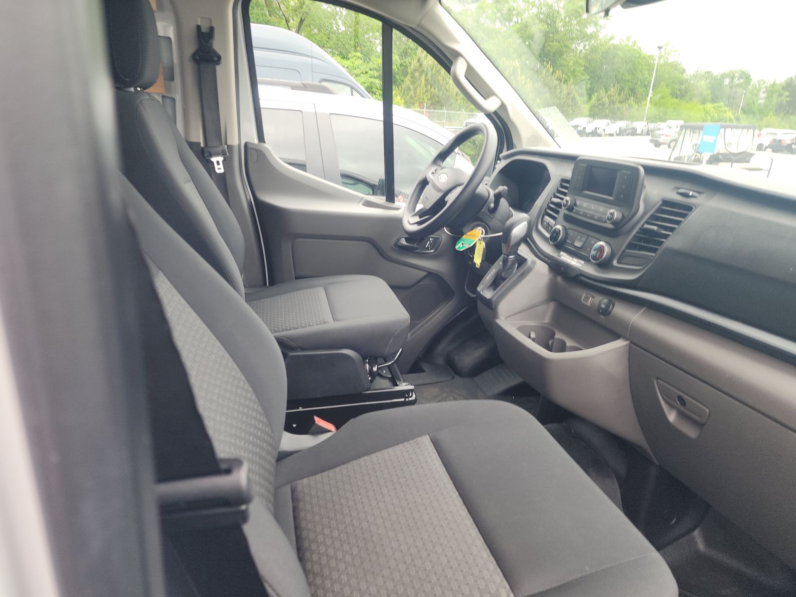 FORD TRANSIT 250 - 9