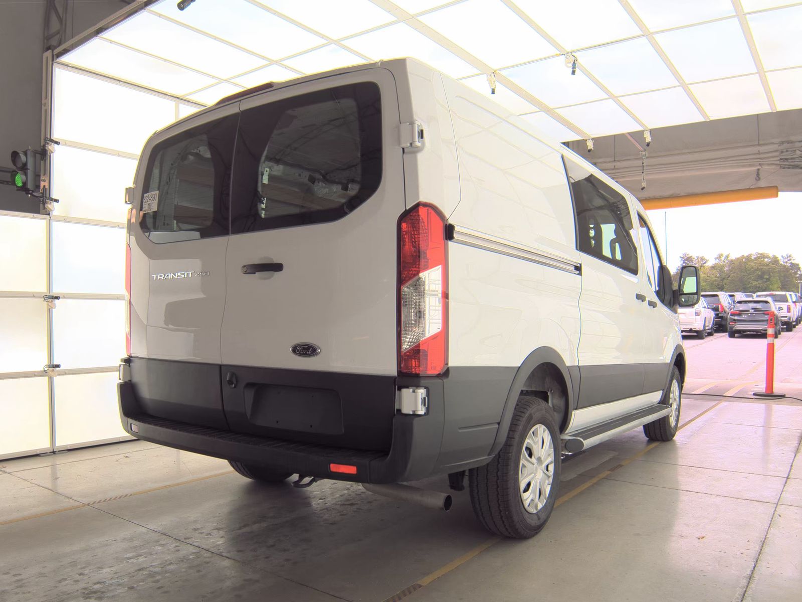 FORD TRANSIT 250 - 5