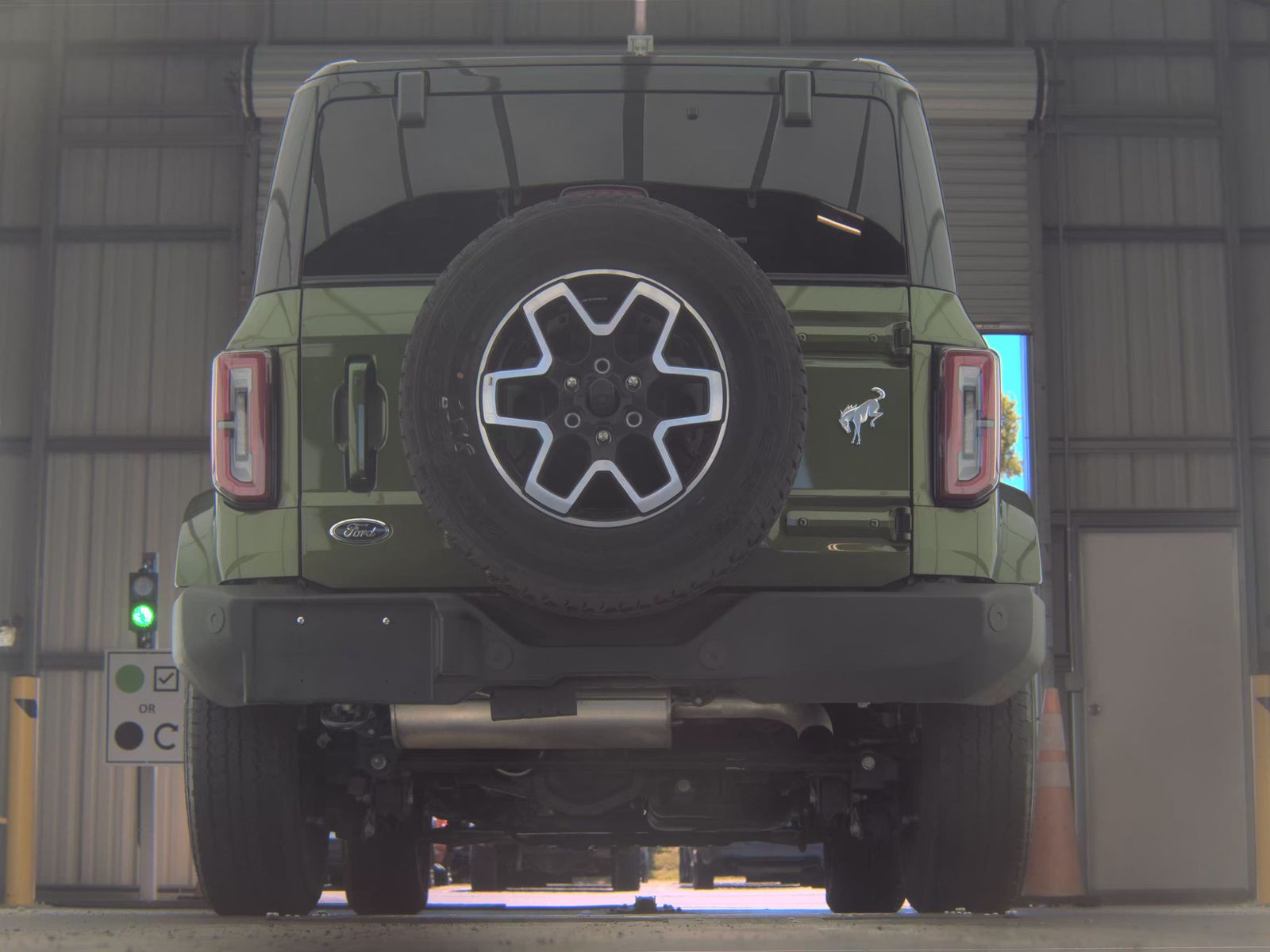 FORD BRONCO - 8