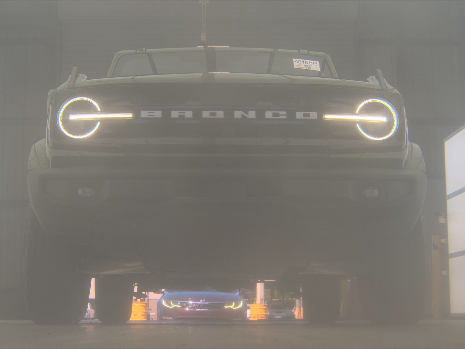 FORD BRONCO - 4