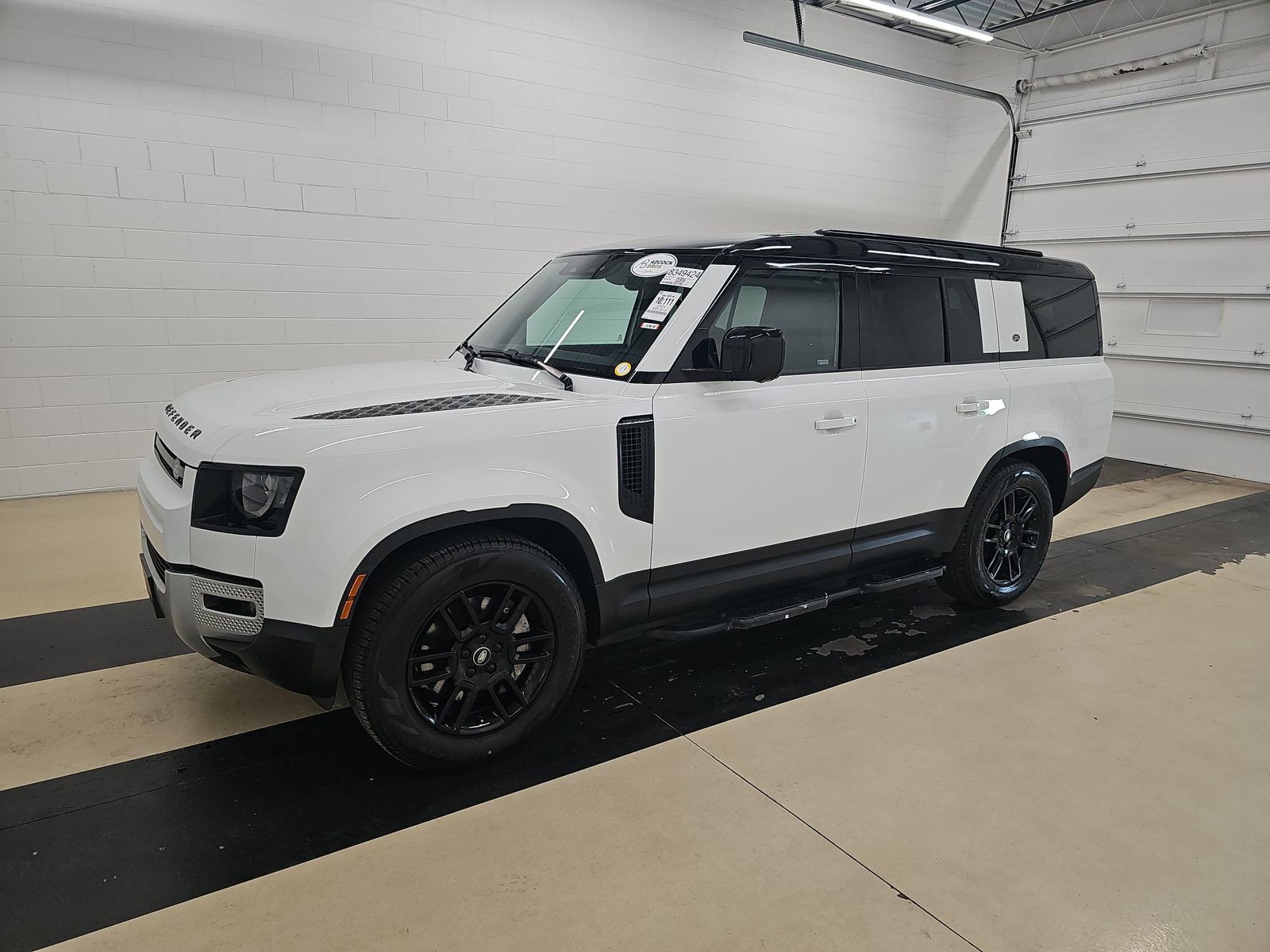 2024 Land Rover Defender 130 S P300's photo