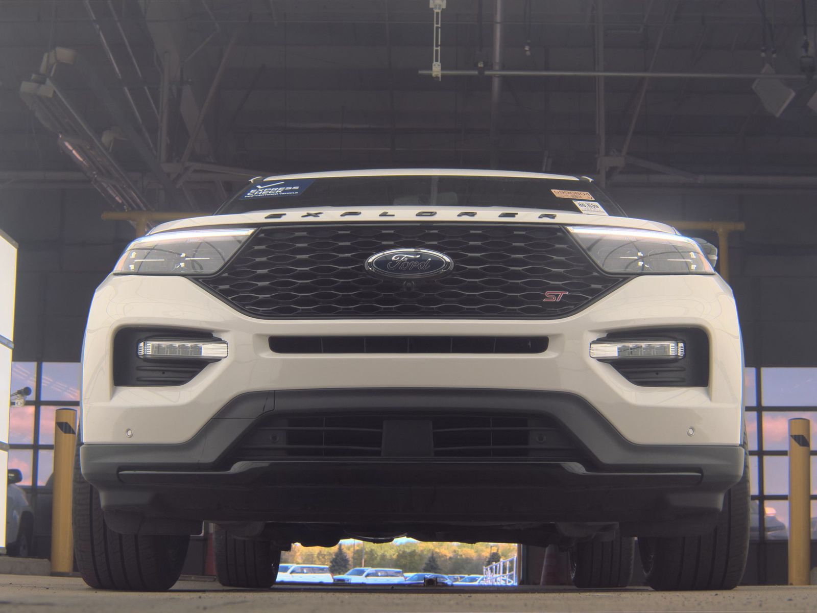 FORD EXPLORER - 4