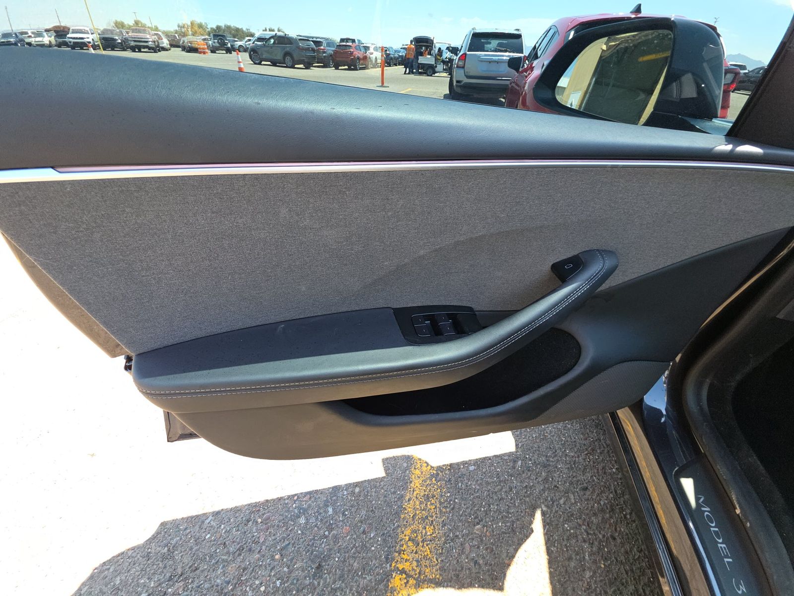 TESLA MODEL 3 - 10