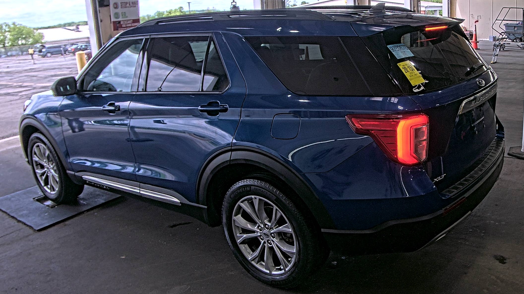 FORD EXPLORER - 7