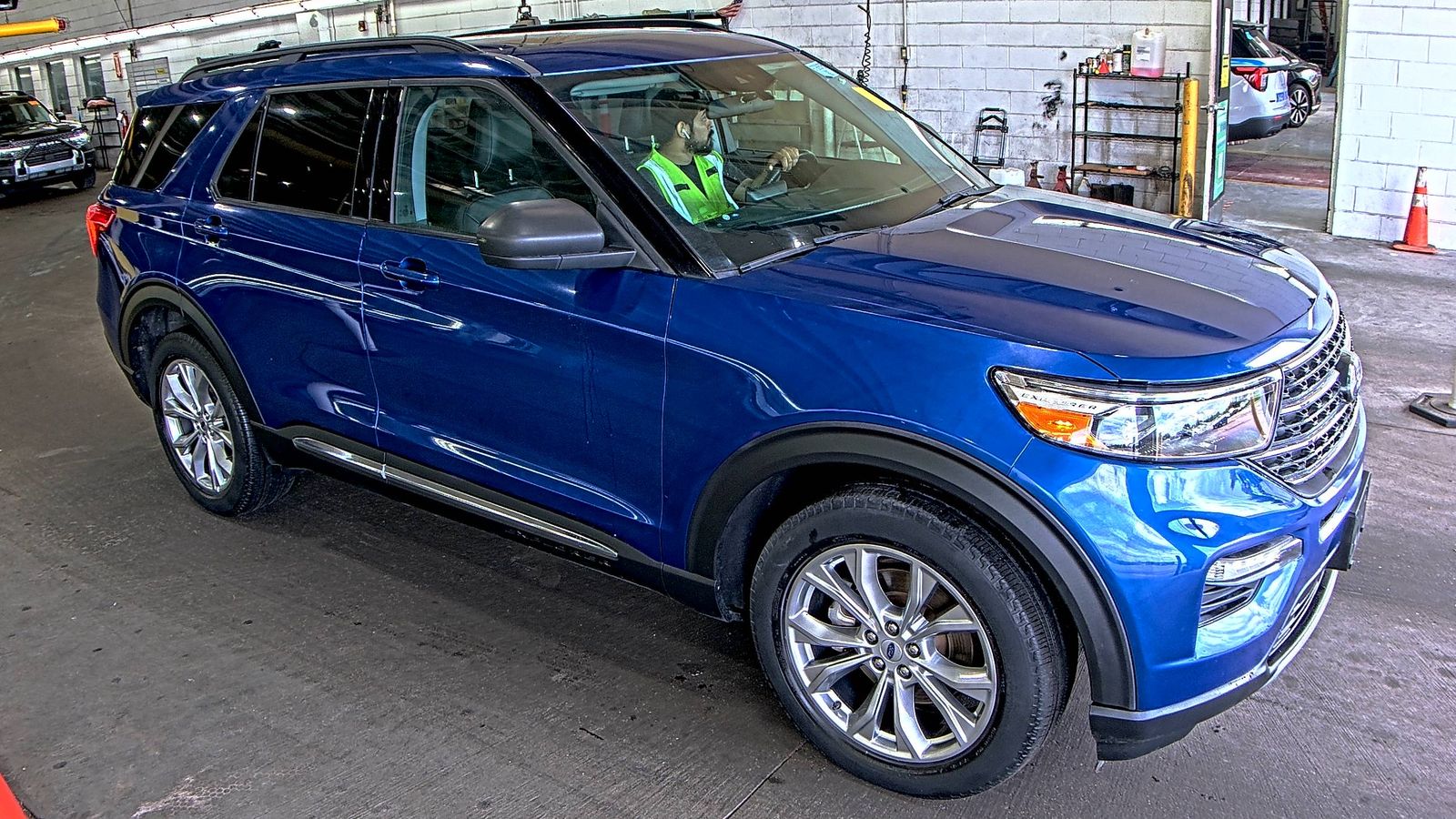 FORD EXPLORER - 4