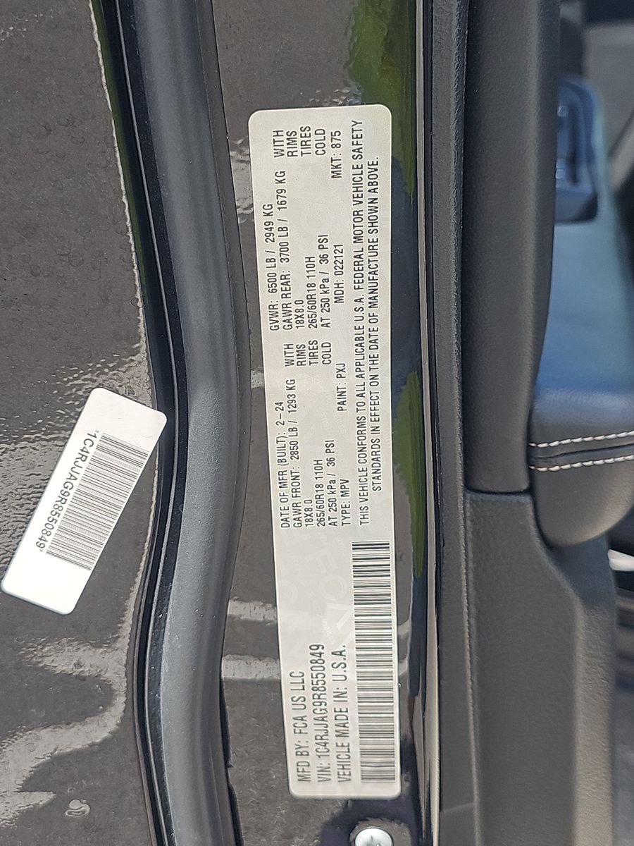 2024 Jeep Grand Cherokee L Laredo RWD