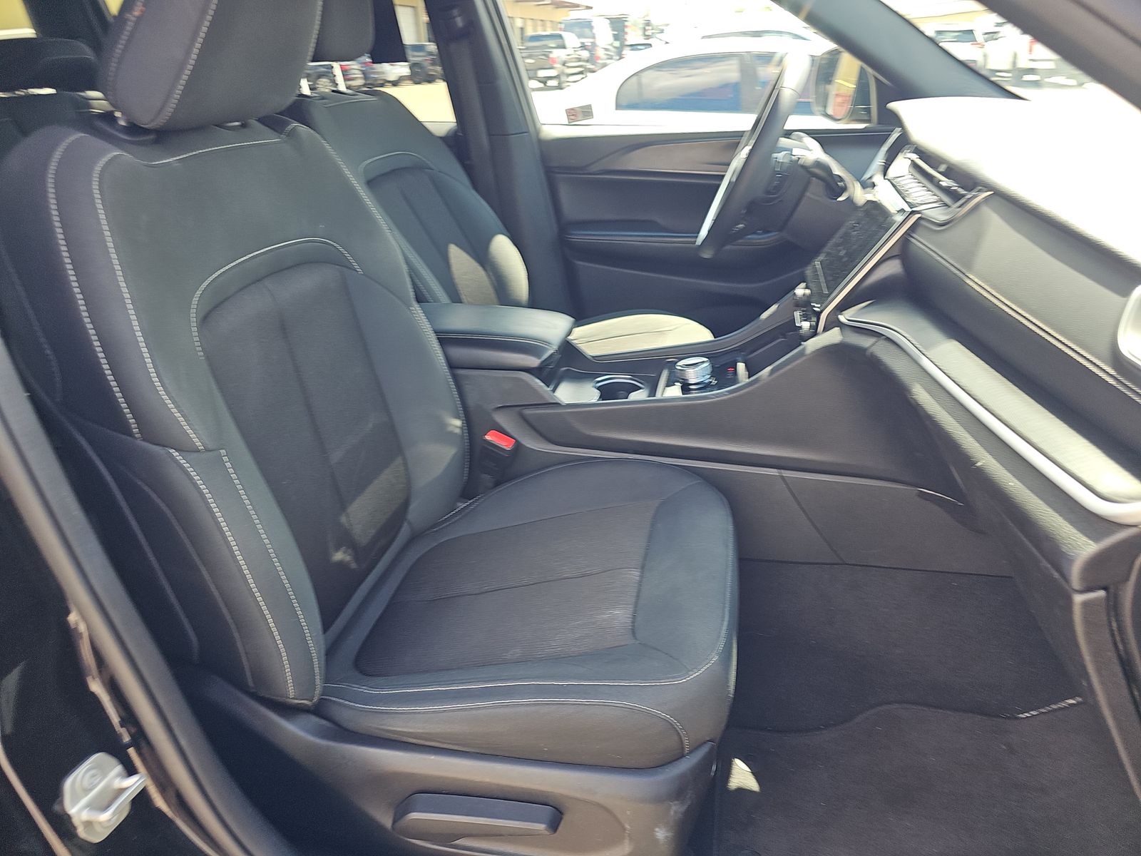 2024 Jeep Grand Cherokee L Laredo RWD